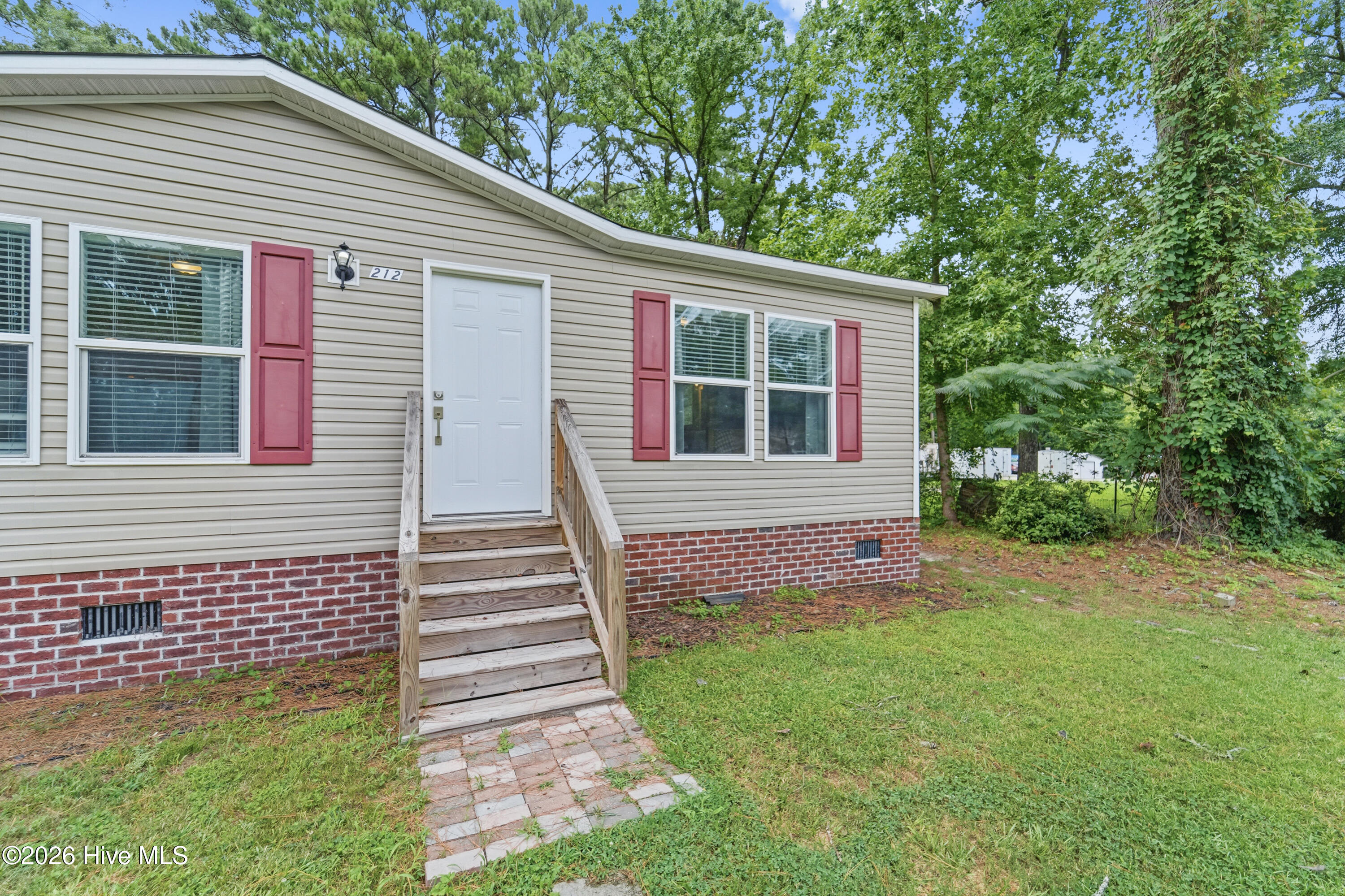 212 Selover Avenue Property Photo 7