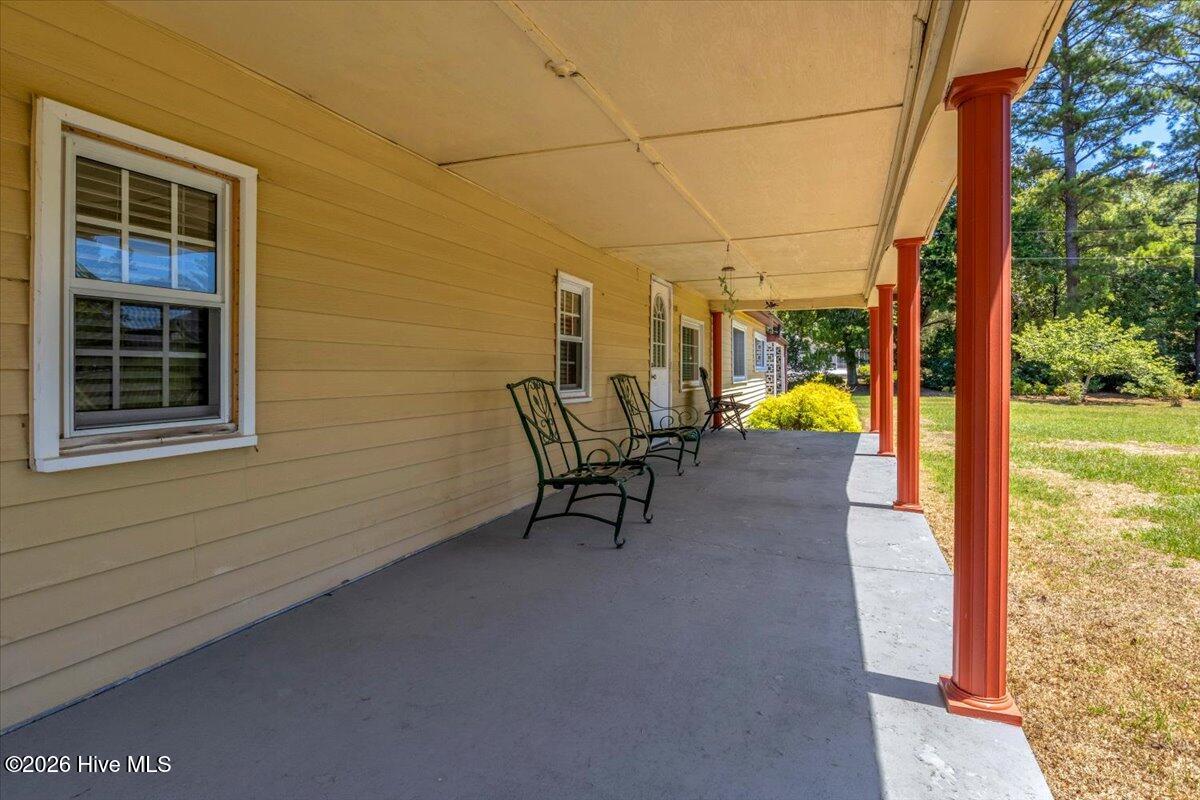 170 Loop Road Property Photo 6
