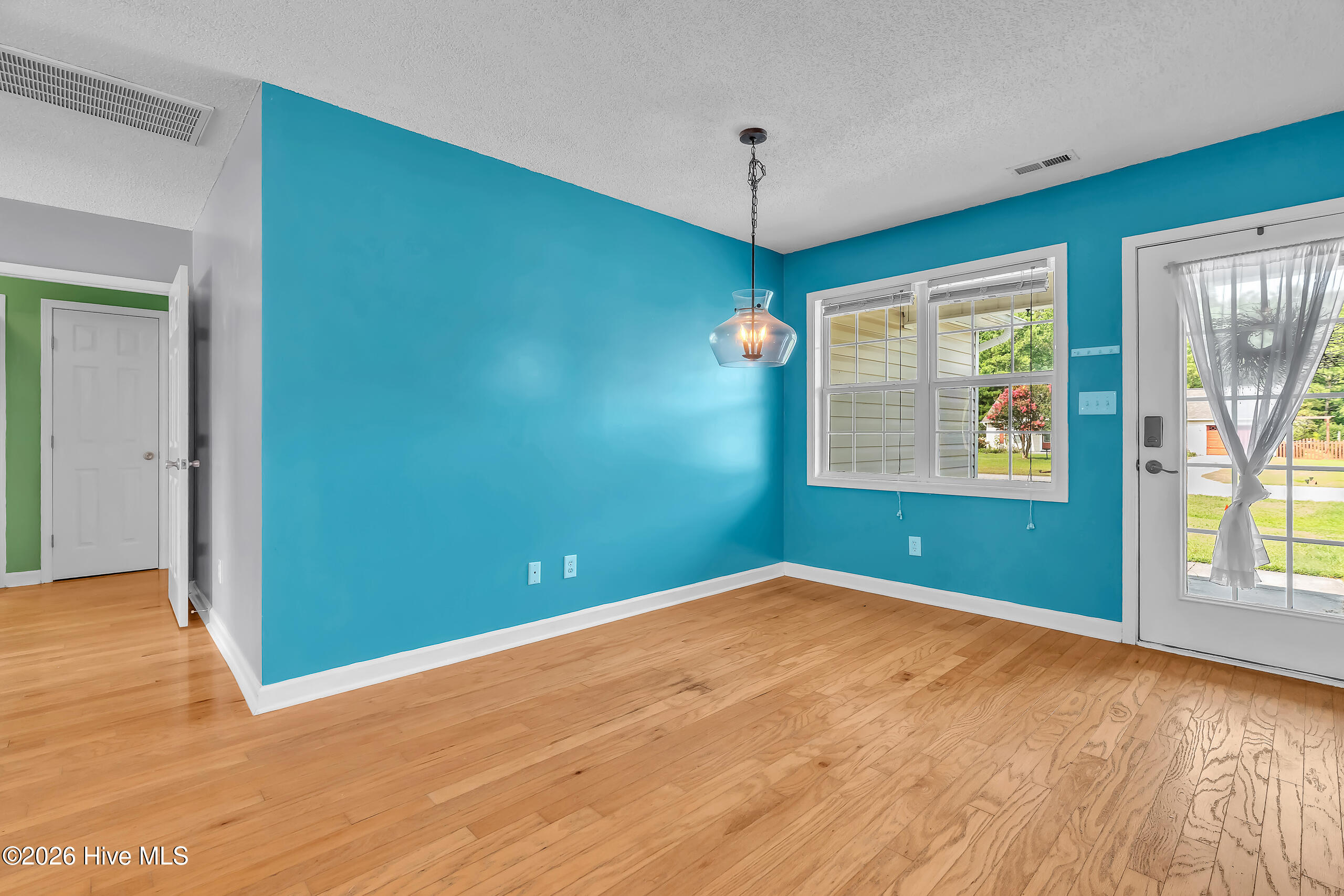 403 Arabian Lane Property Photo 6