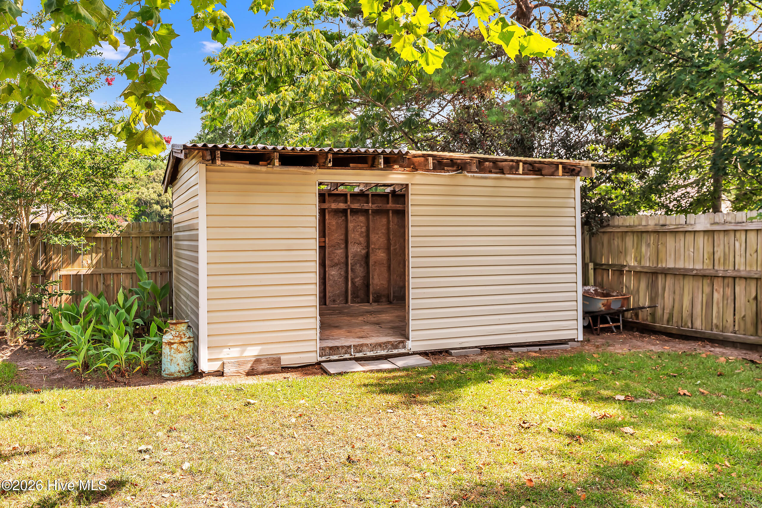 403 Arabian Lane Property Photo 45