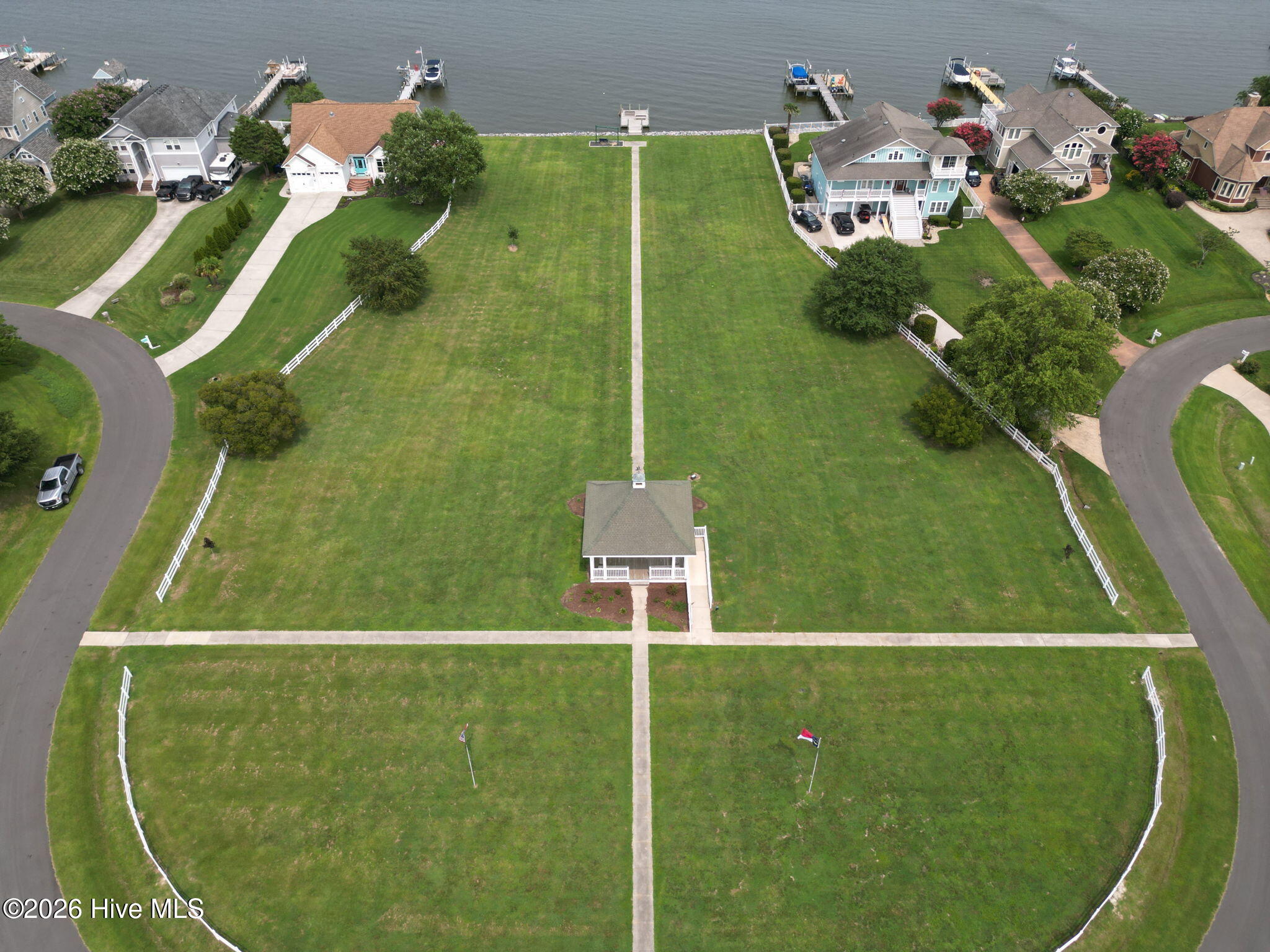 128 Mariners Way Property Photo 44