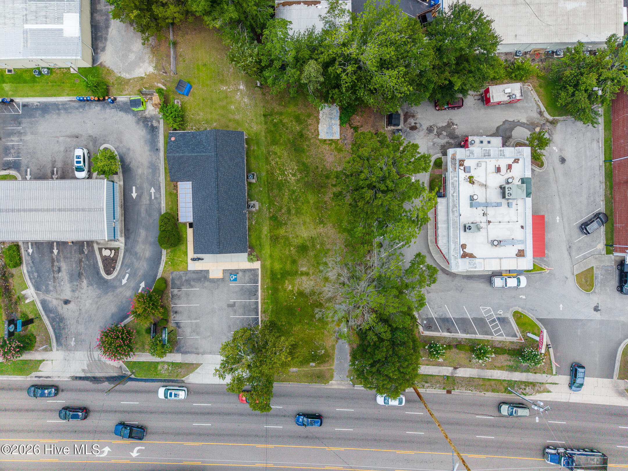 1024 S College Road Property Photo 2