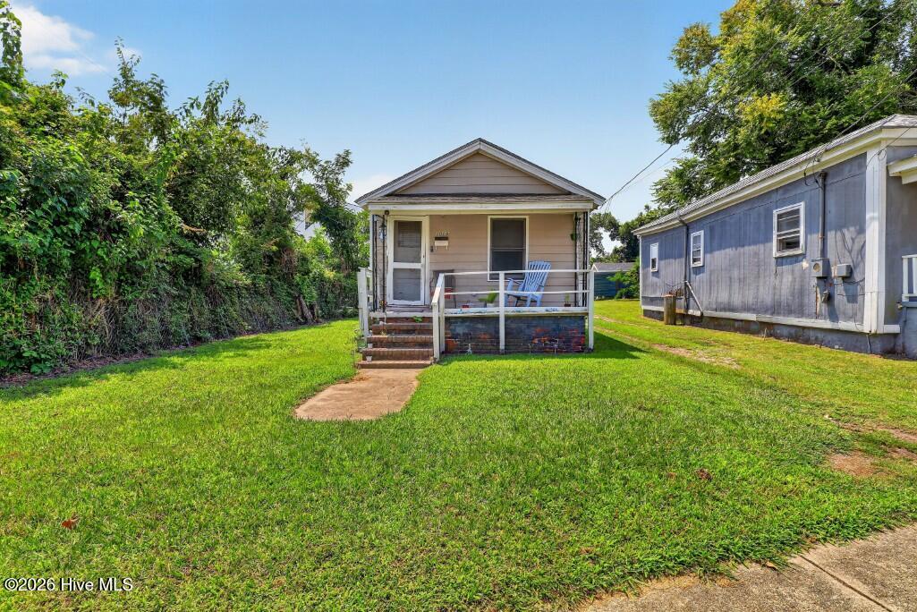 1029 Queen Street Property Photo 2