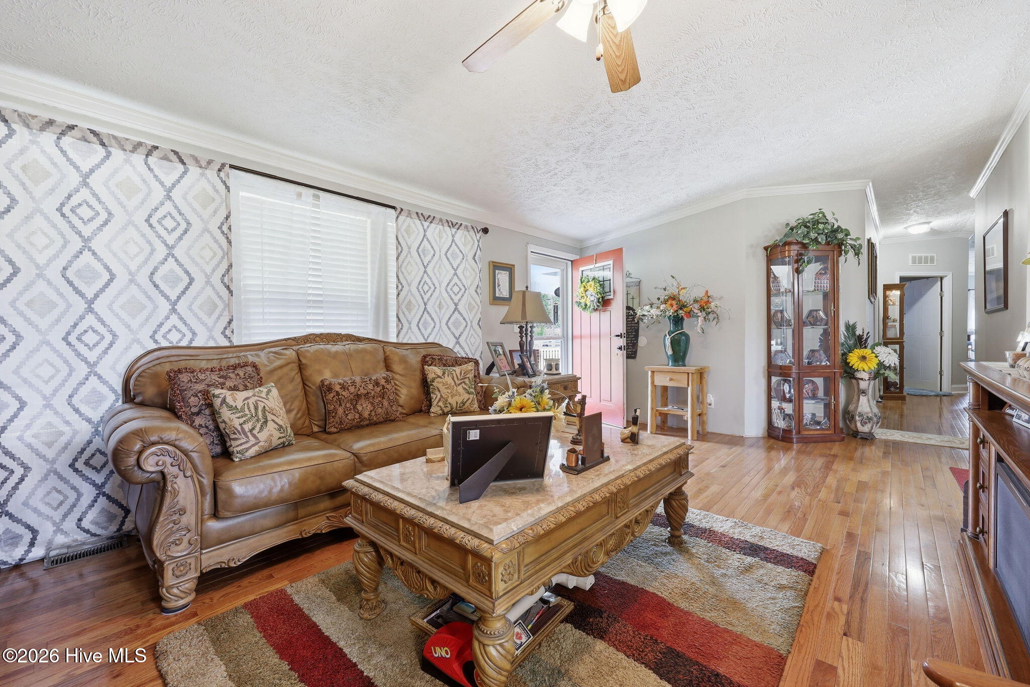 1325 Elizabeth Lane Property Photo 4