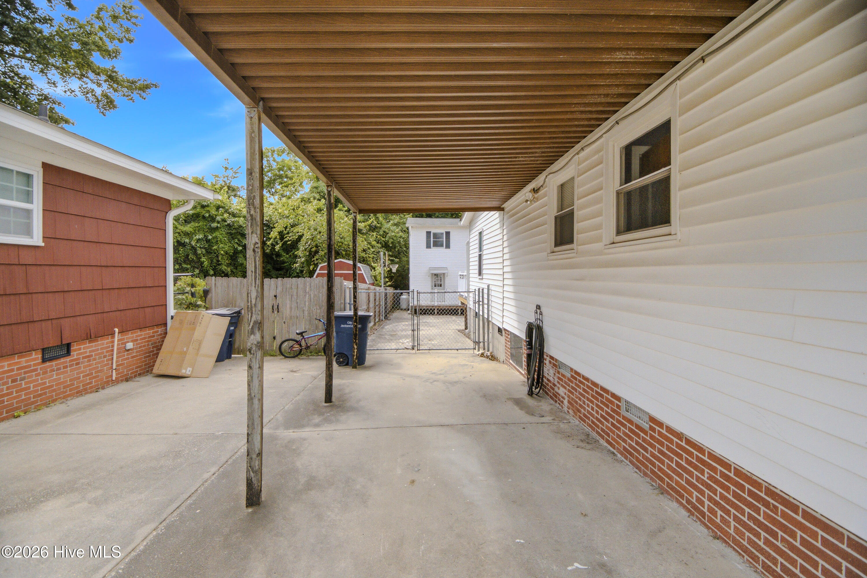 312 White Oak Street Property Photo 7