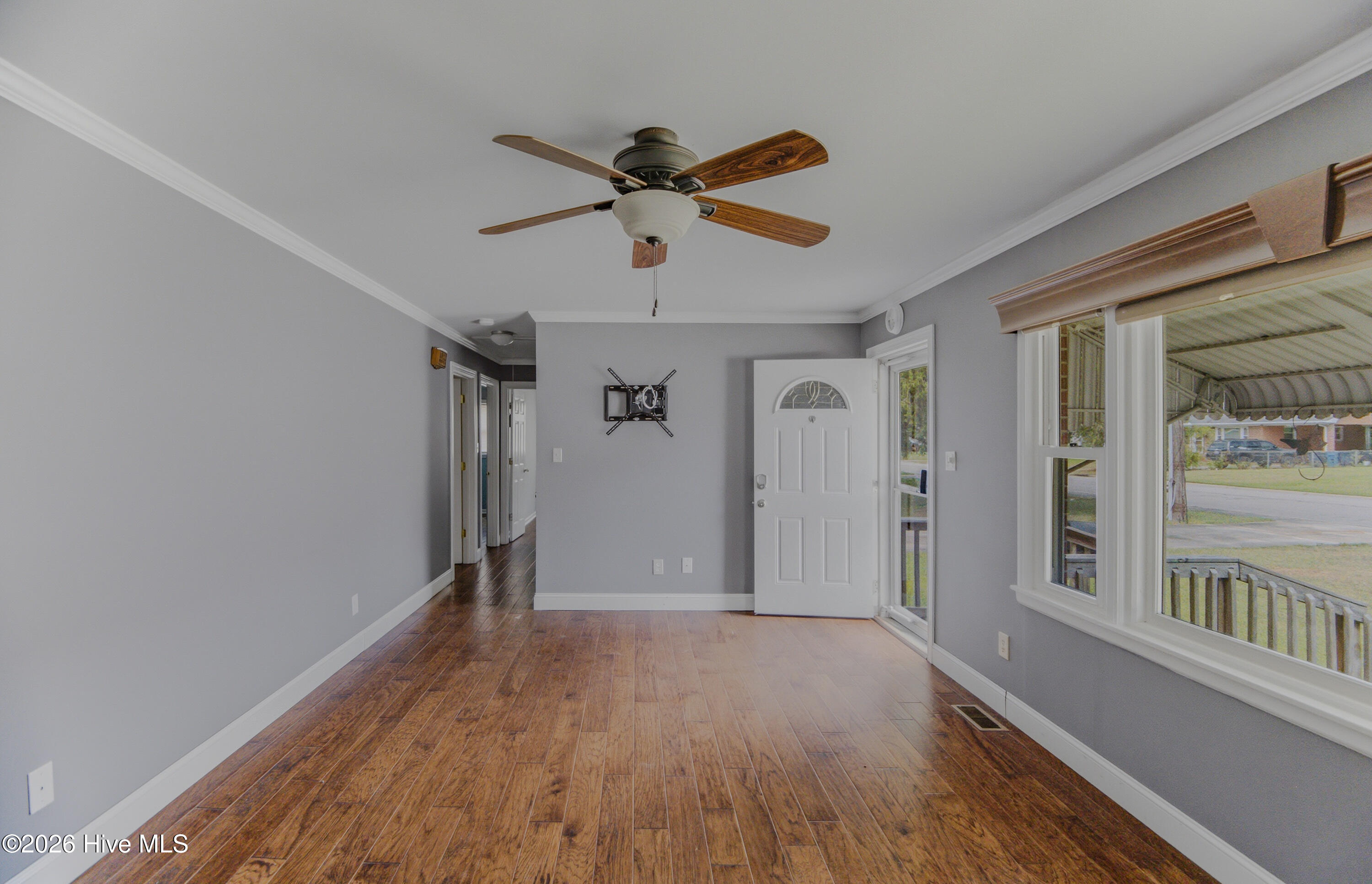 312 White Oak Street Property Photo 9