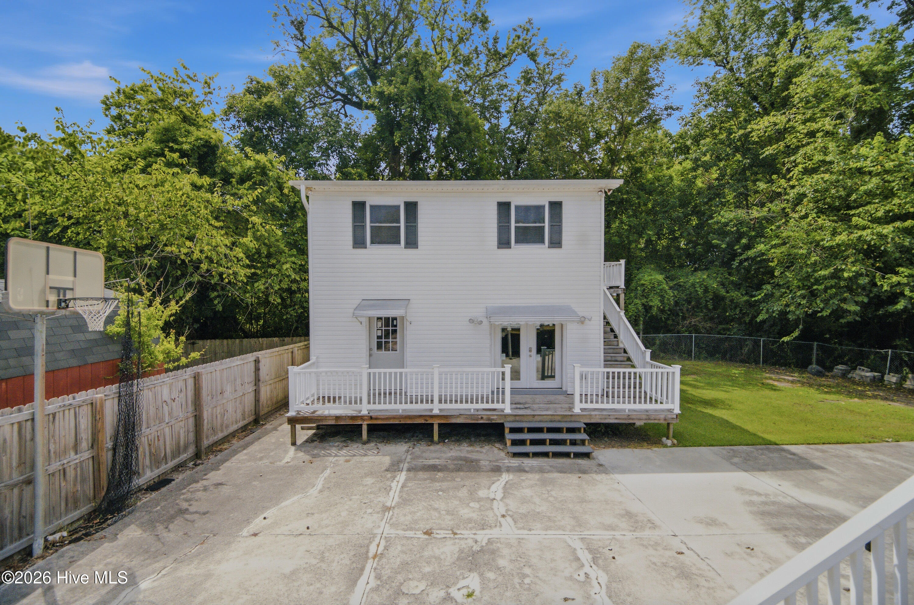 312 White Oak Street Property Photo 45