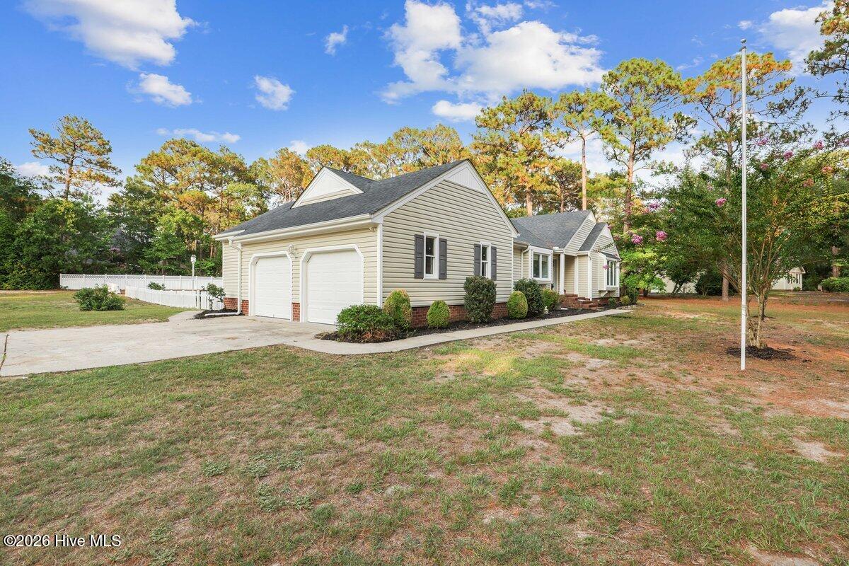 401 Yearling Drive Property Photo 3