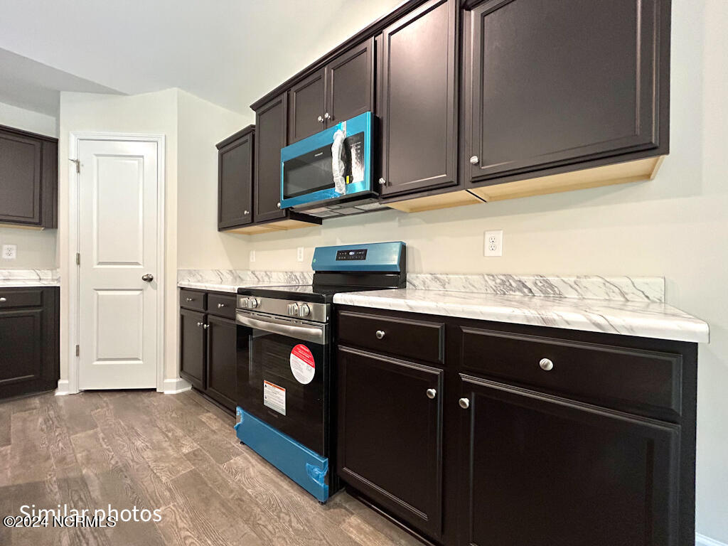 511 Large Oak Drive Property Photo 23