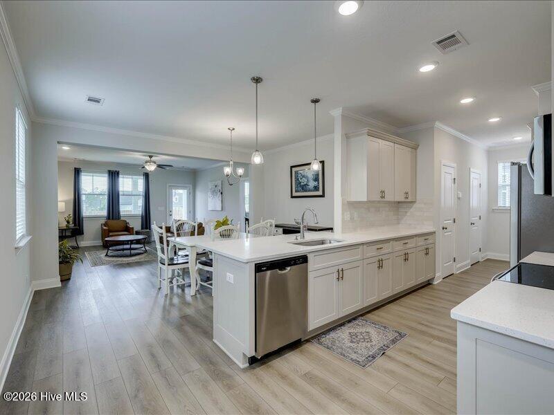 32 Coslett Drive Property Photo 9