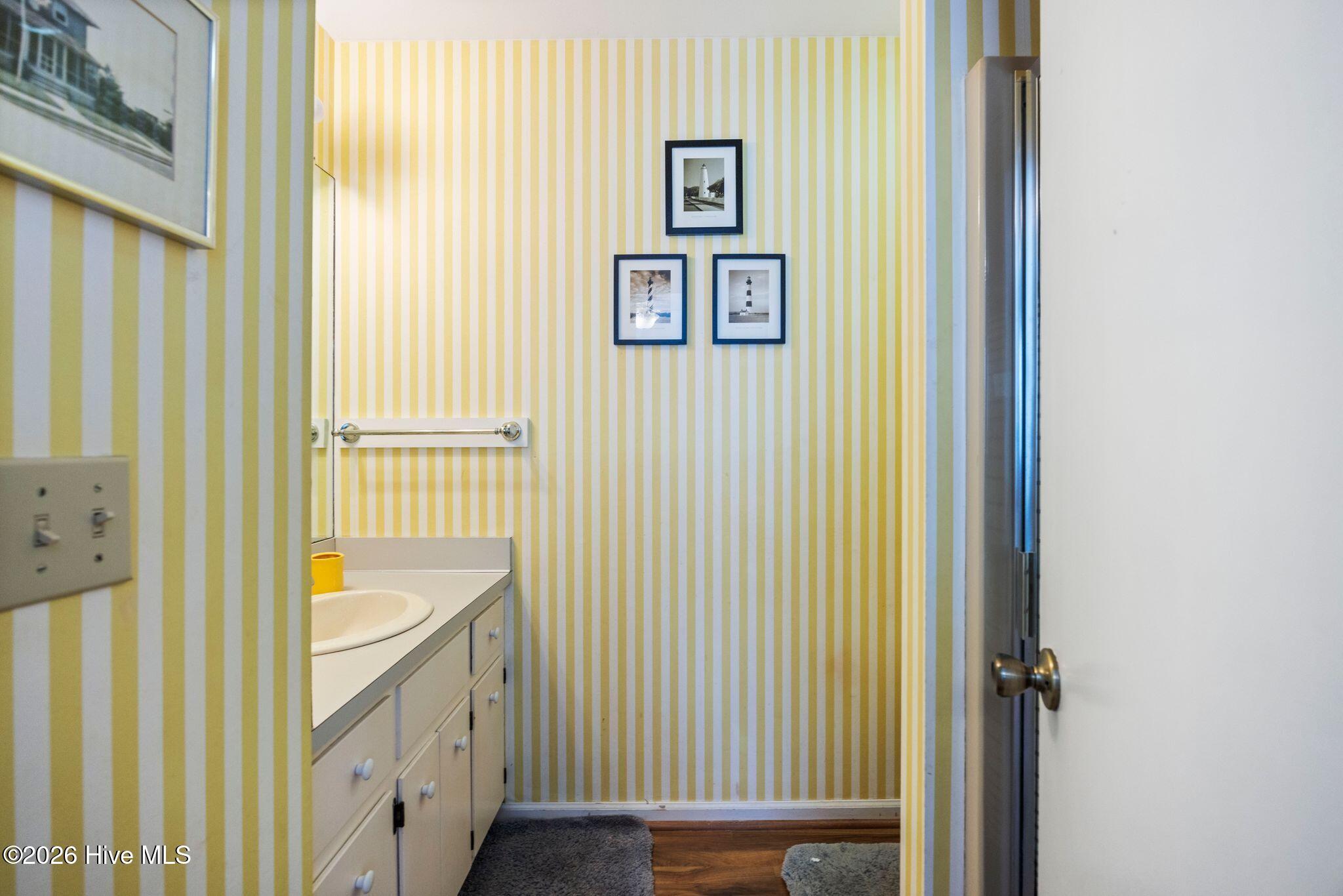 323 Brunswick Avenue W # A Property Photo 25