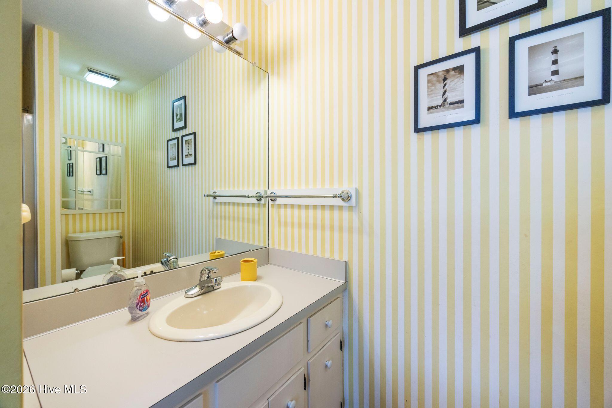 323 Brunswick Avenue W # A Property Photo 26