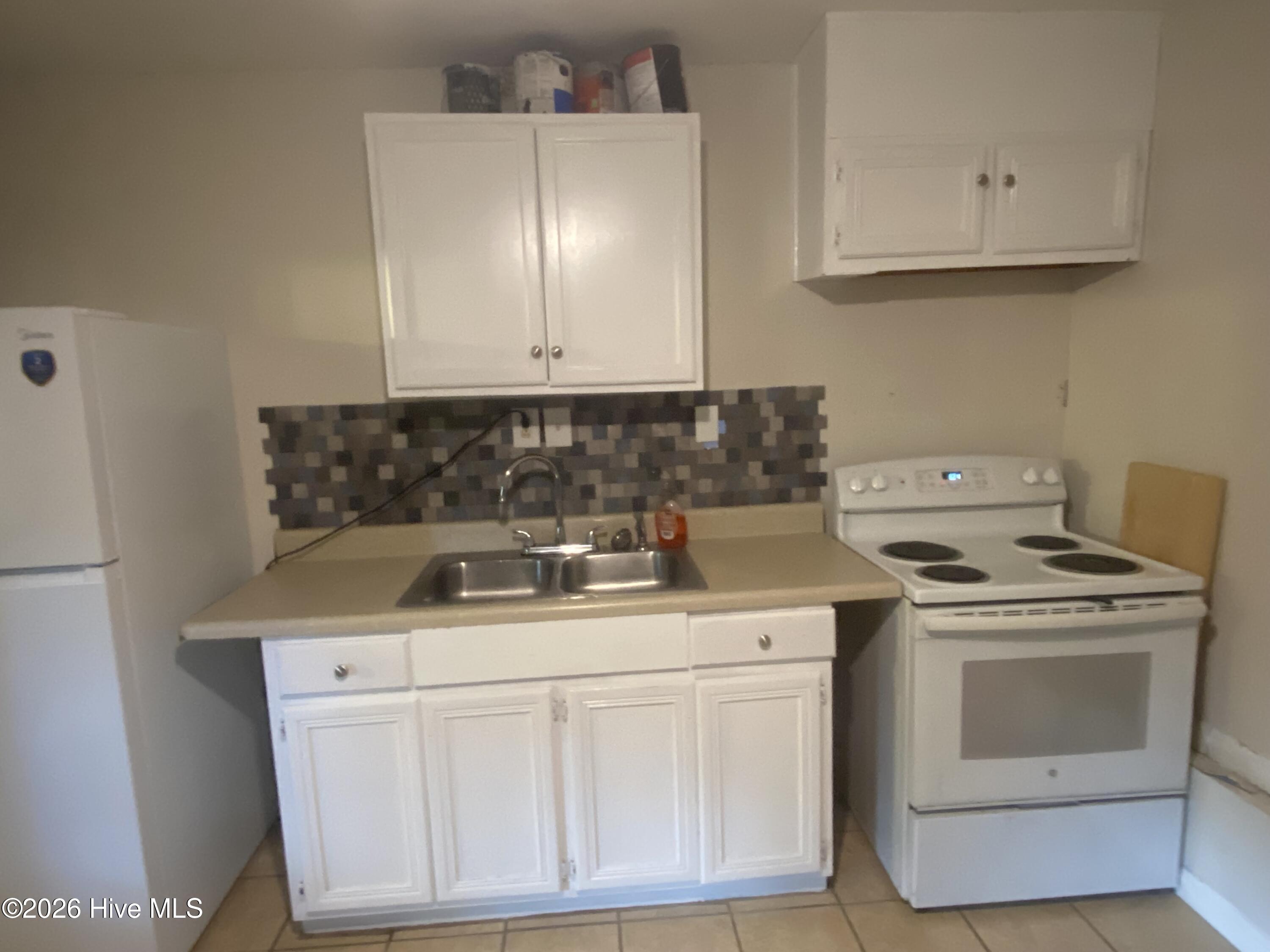 2042 Fernwood Circle B Property Photo 4