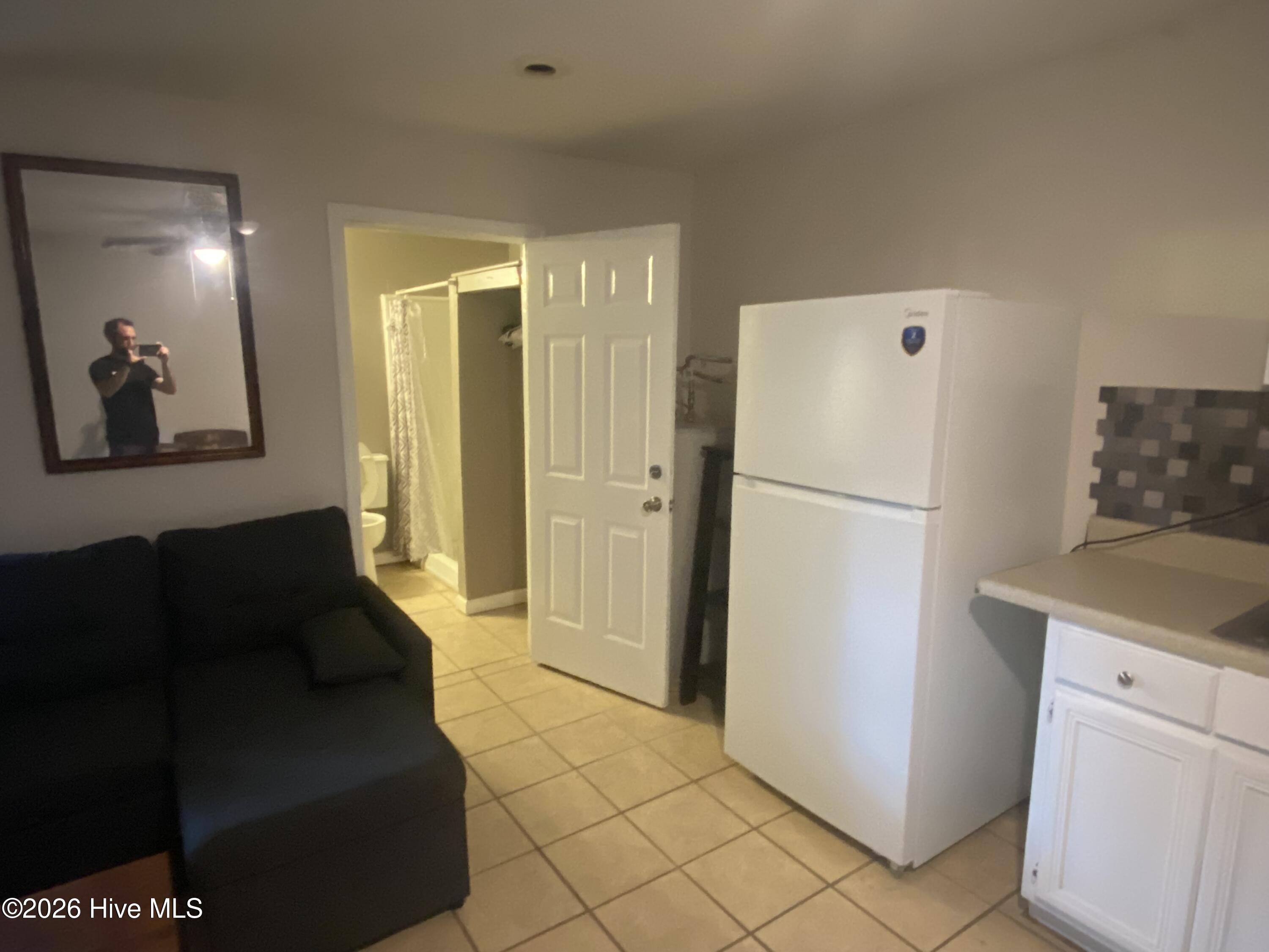 2042 Fernwood Circle B Property Photo 5