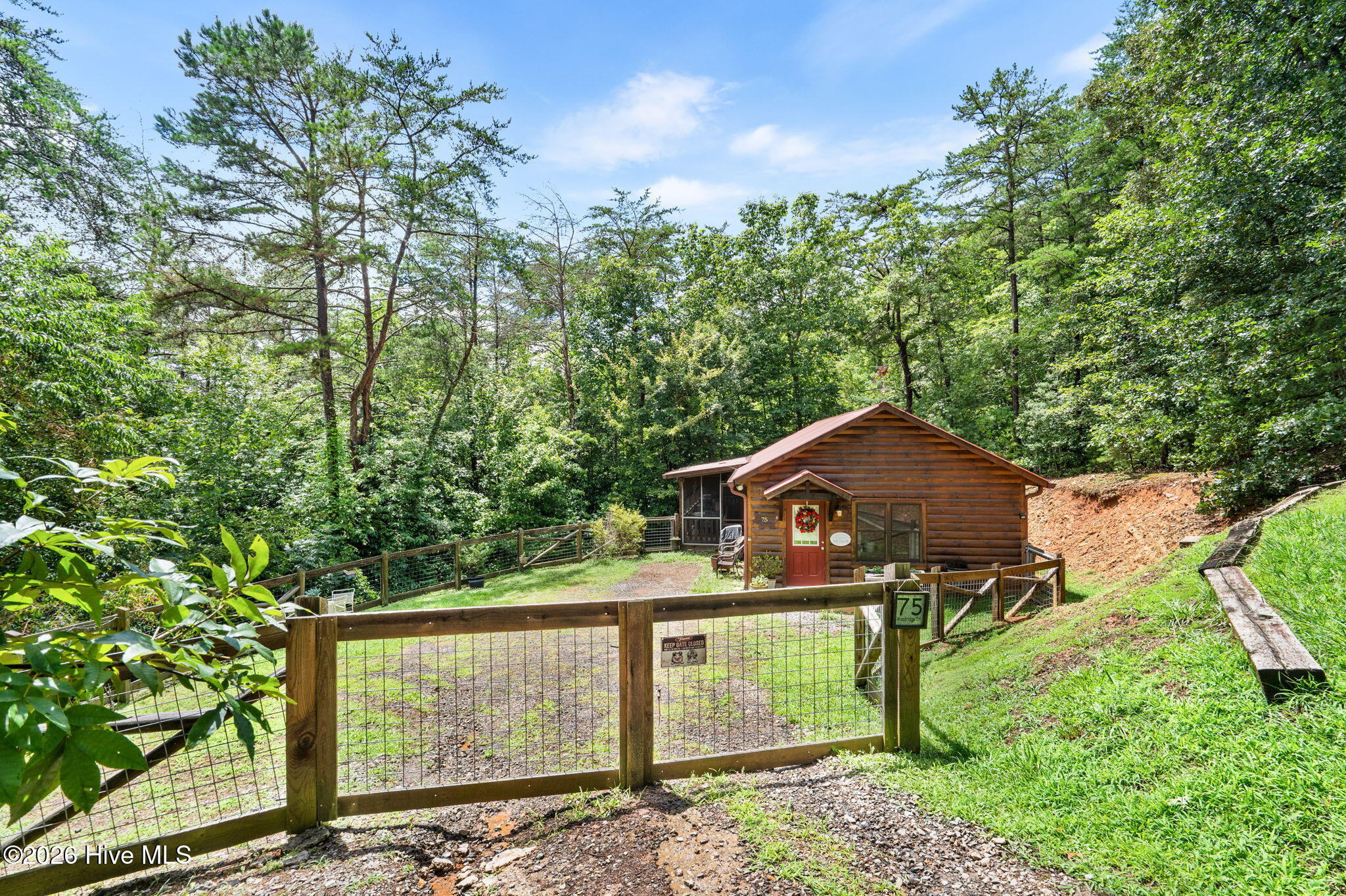 75 Woodridge Trail Property Photo 4