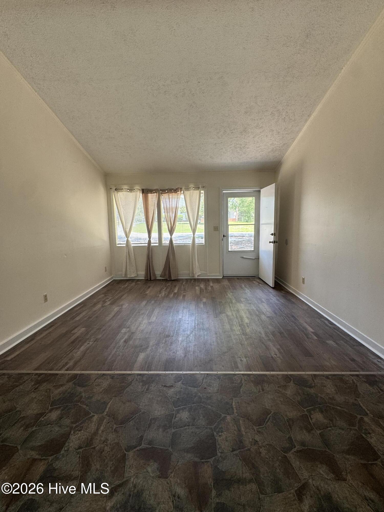 1114 Oak Avenue Property Photo 7