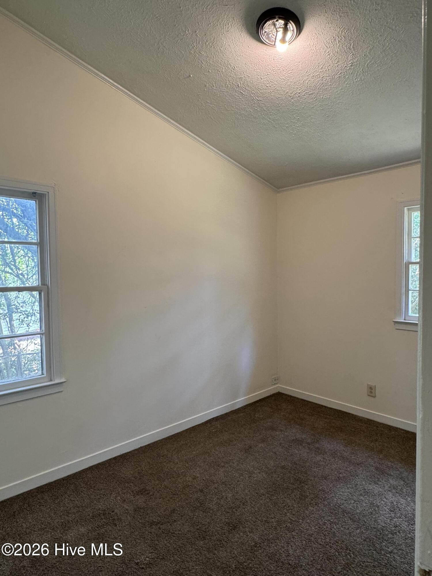 1114 Oak Avenue Property Photo 10
