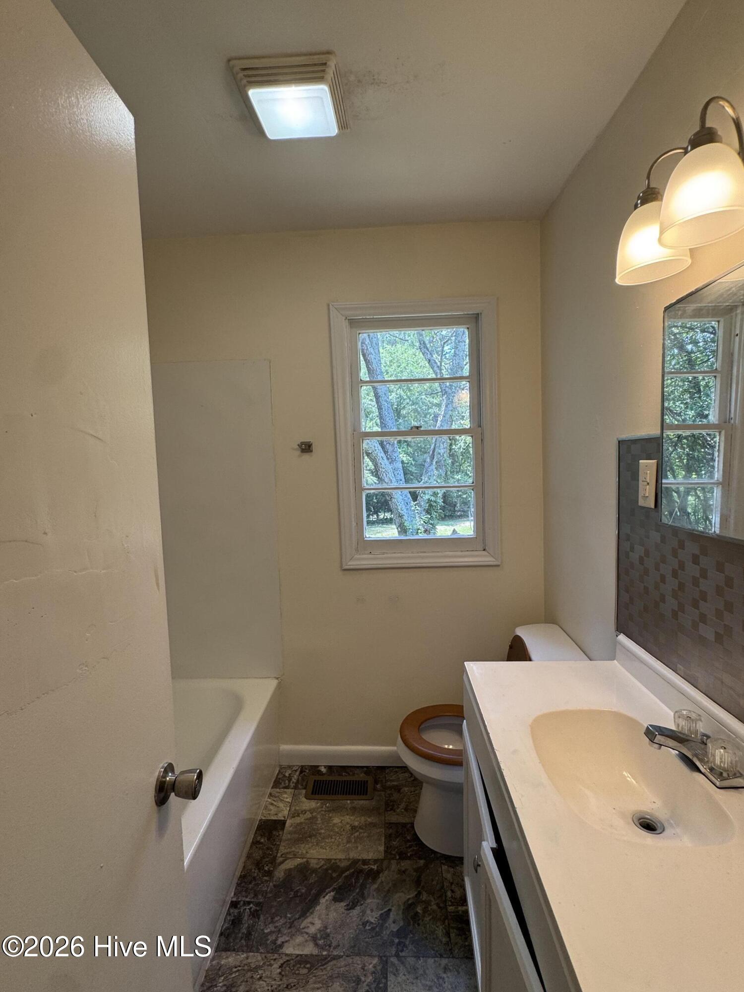 1114 Oak Avenue Property Photo 11