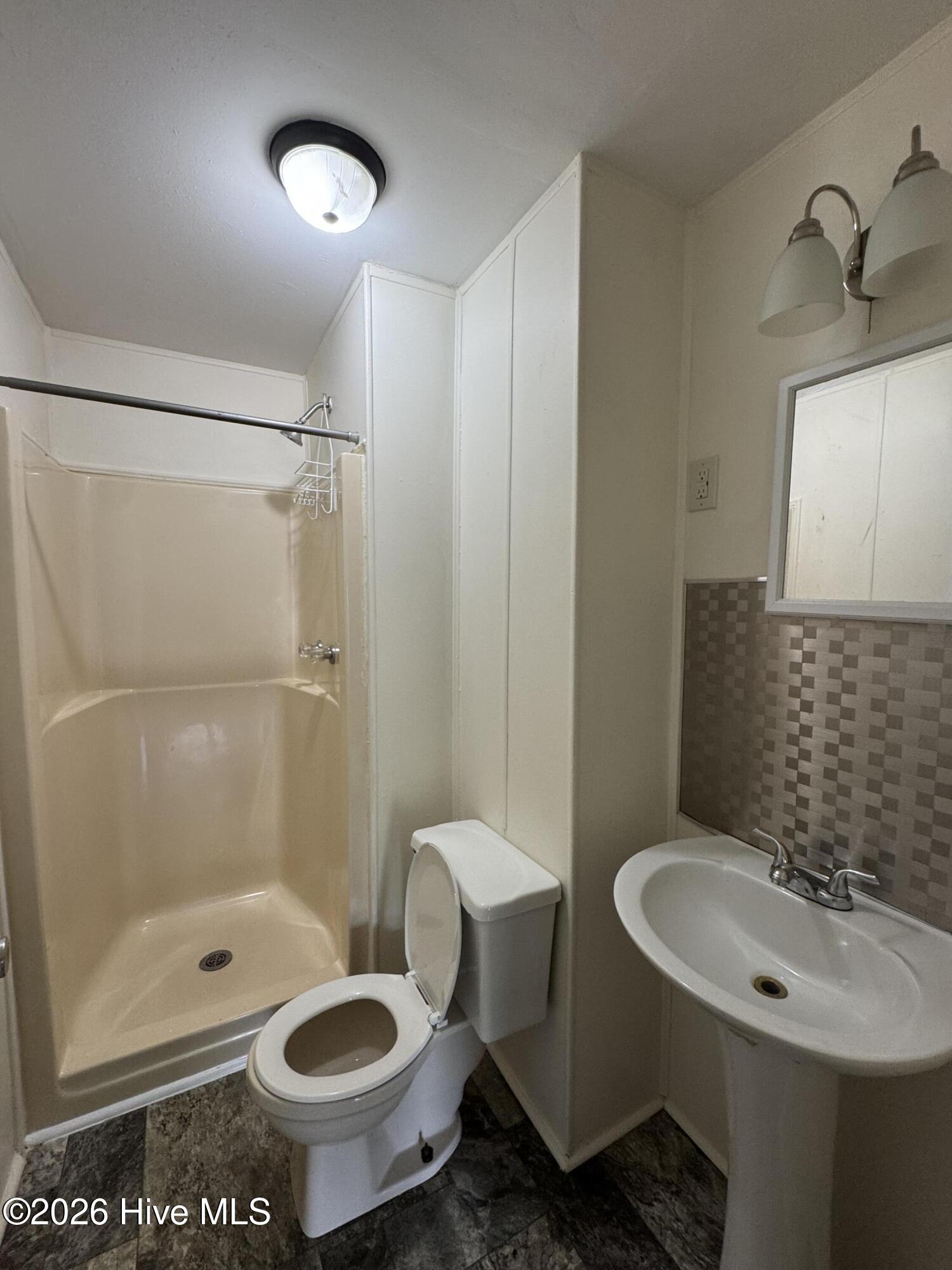1114 Oak Avenue Property Photo 12