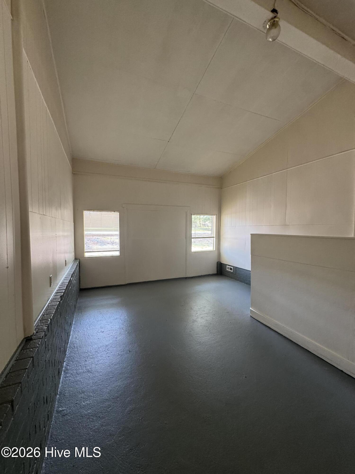 1114 Oak Avenue Property Photo 14
