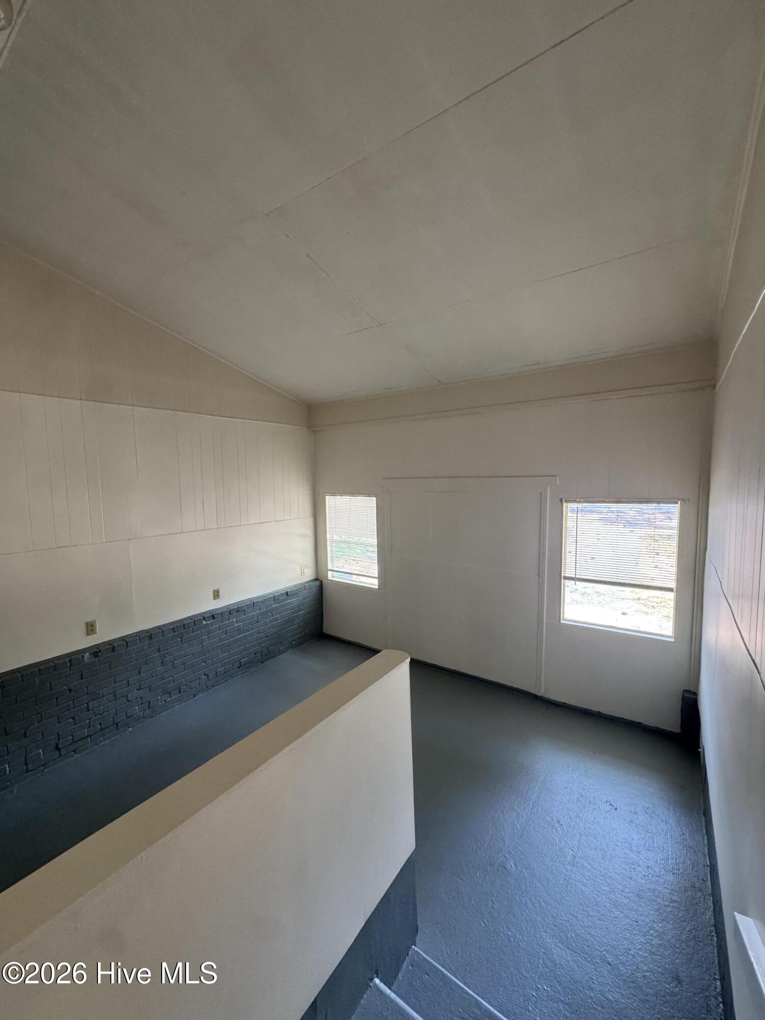 1114 Oak Avenue Property Photo 15