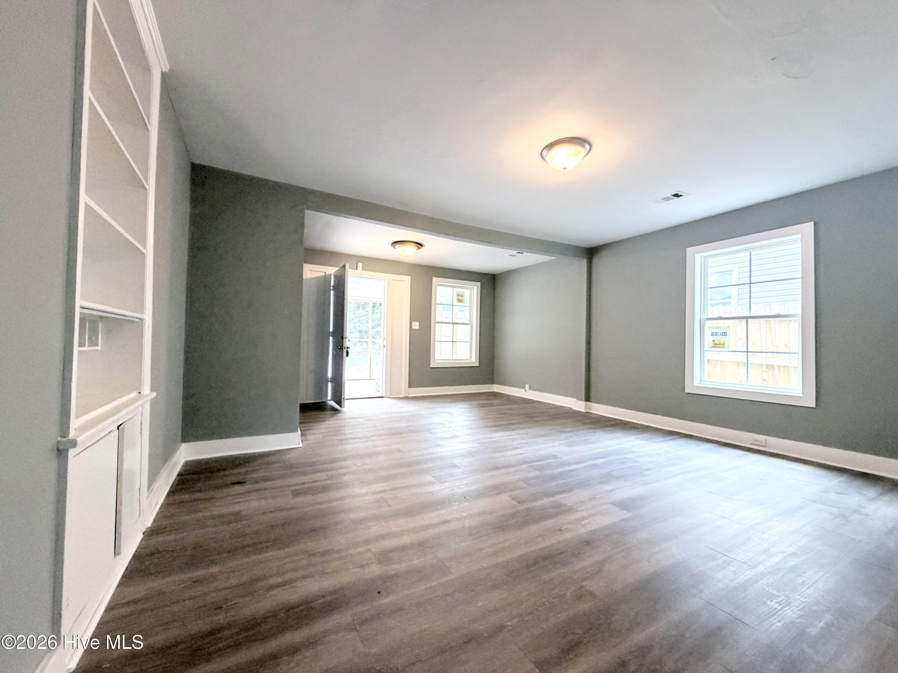 1512 Heard Avenue Property Photo 7