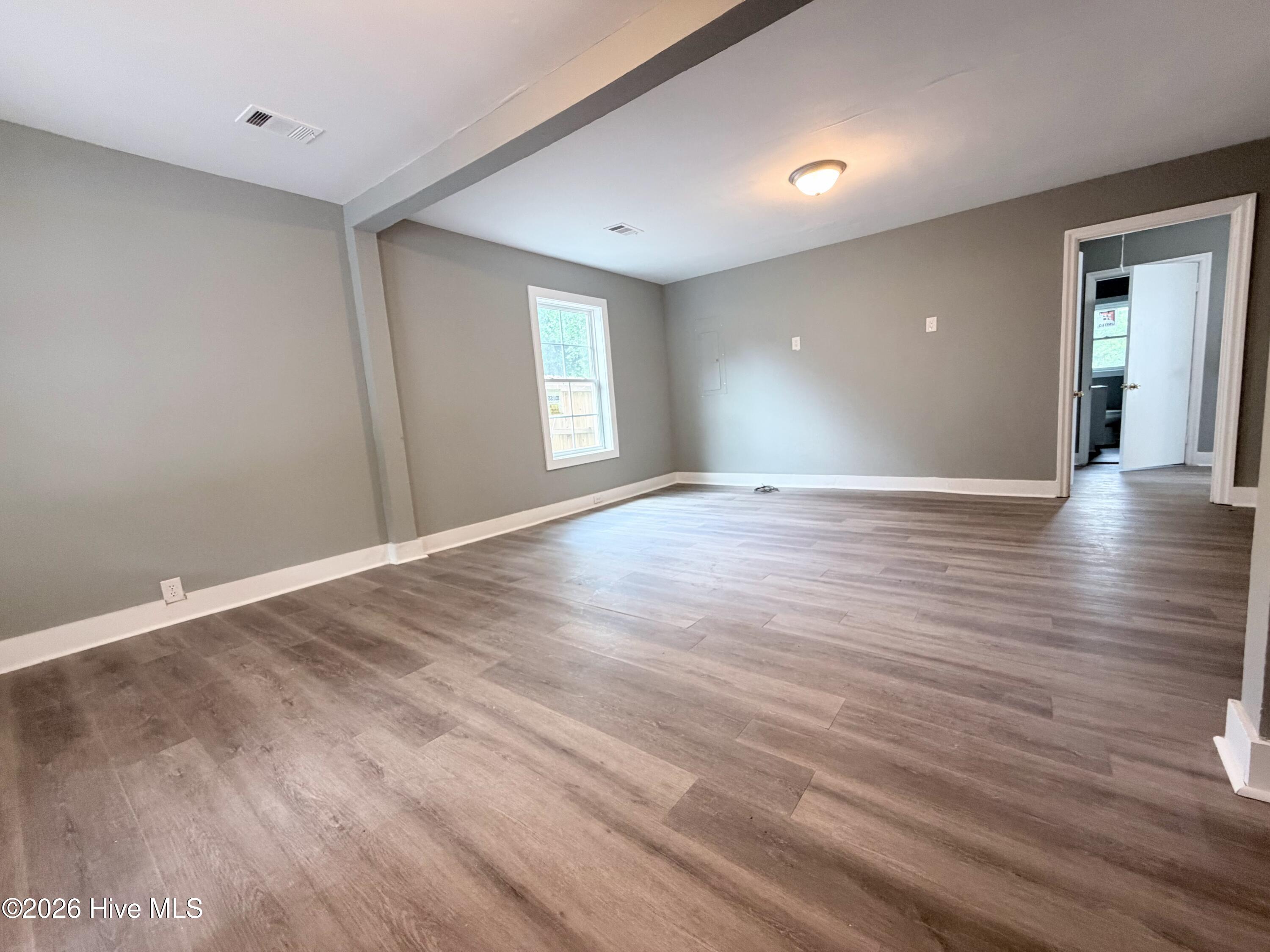 1512 Heard Avenue Property Photo 9