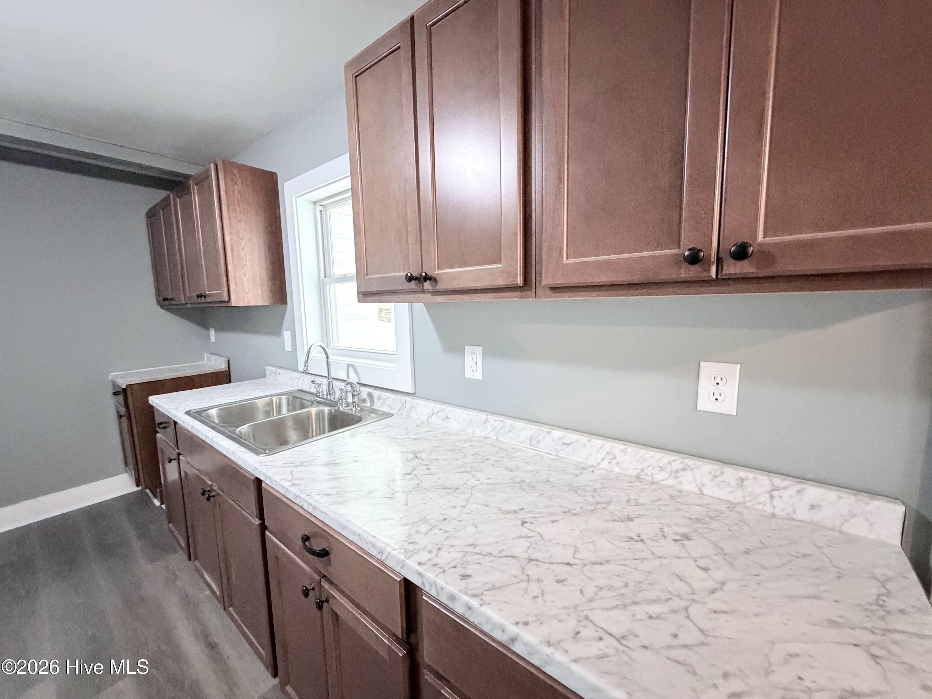 1512 Heard Avenue Property Photo 12