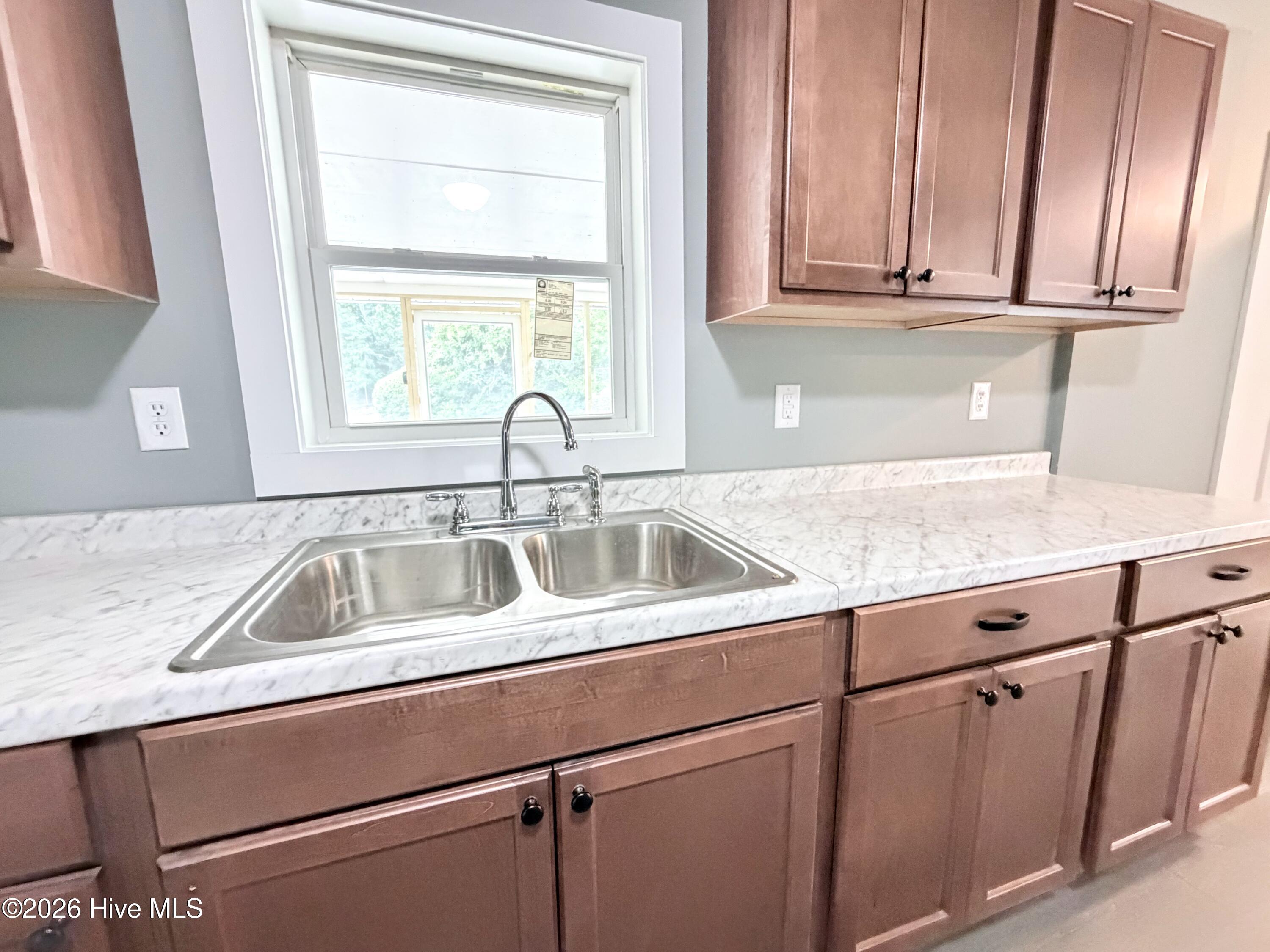 1512 Heard Avenue Property Photo 13