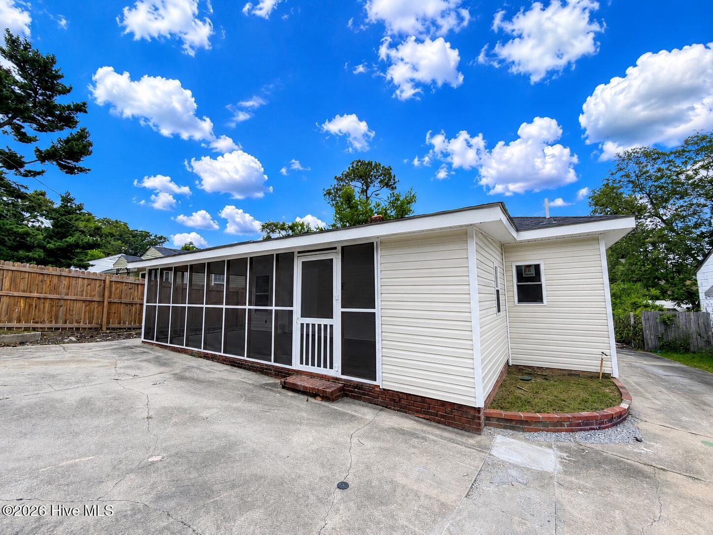 1512 Heard Avenue Property Photo 25