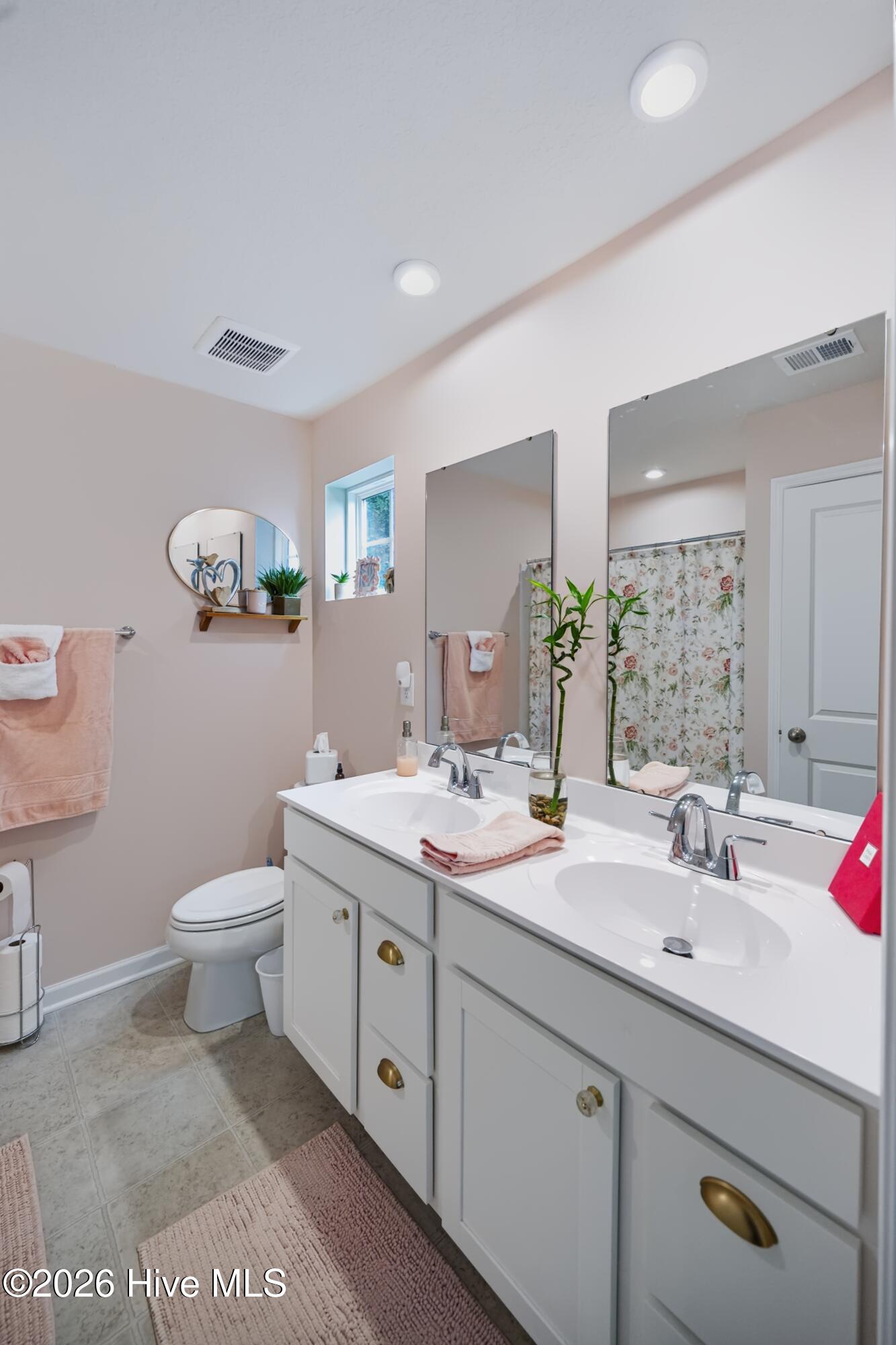 2101 Raven Way Property Photo 9