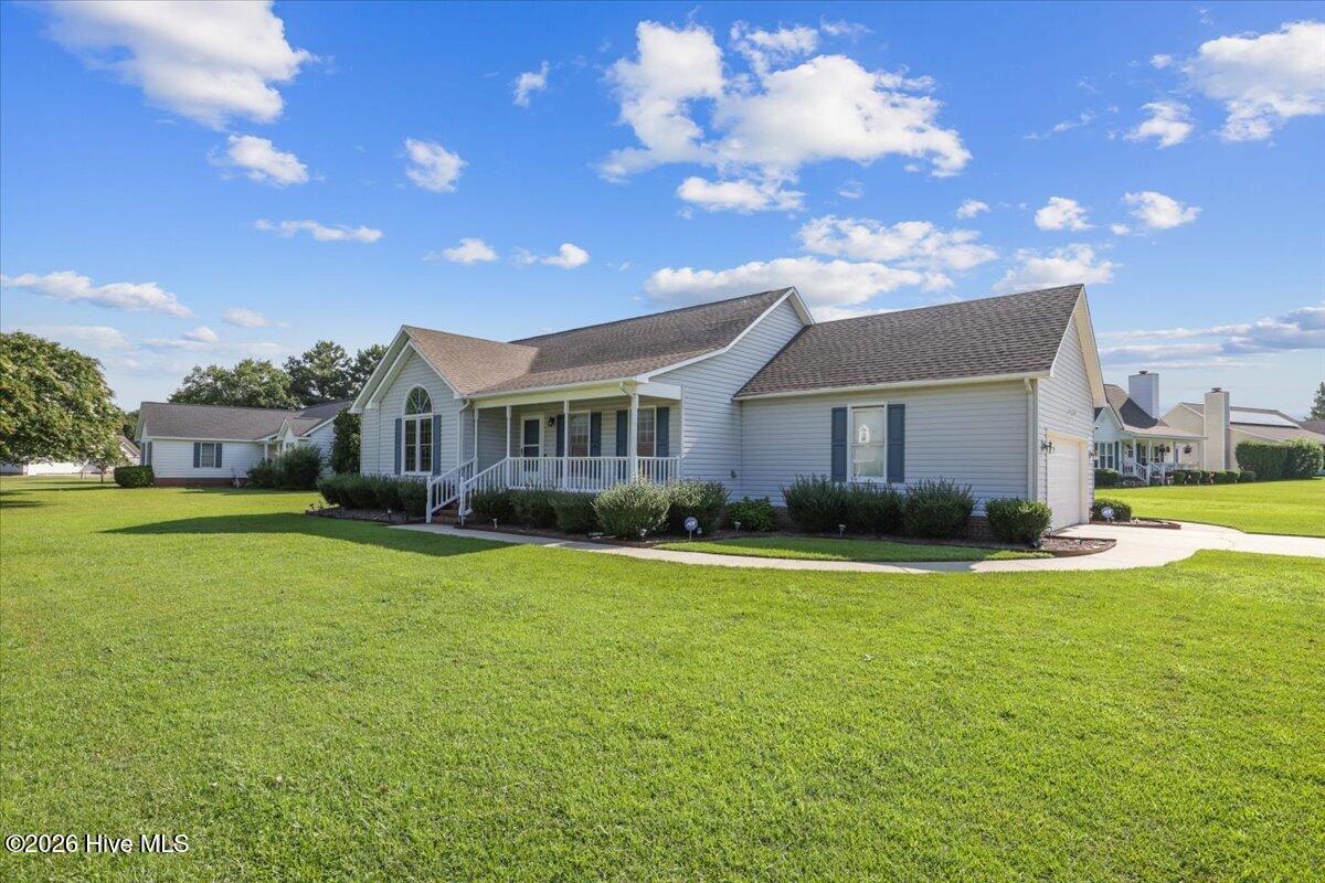 200 Woodcroft Drive Property Photo 3