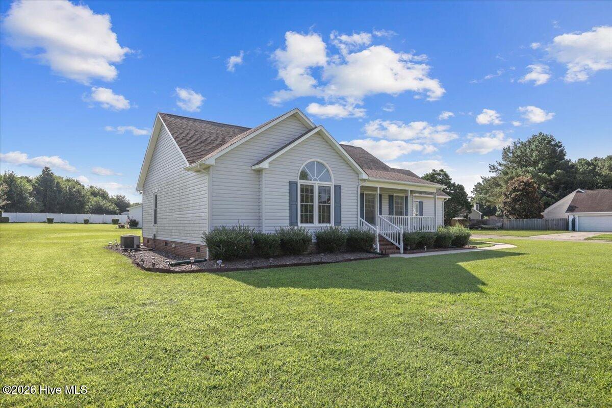 200 Woodcroft Drive Property Photo 4