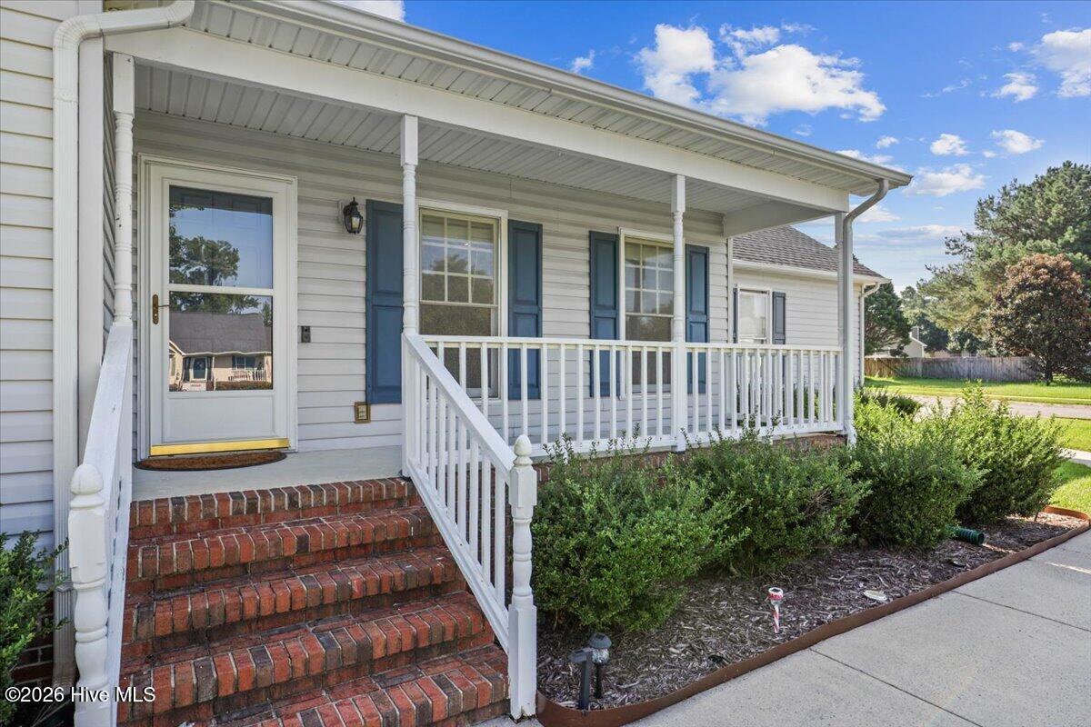 200 Woodcroft Drive Property Photo 5