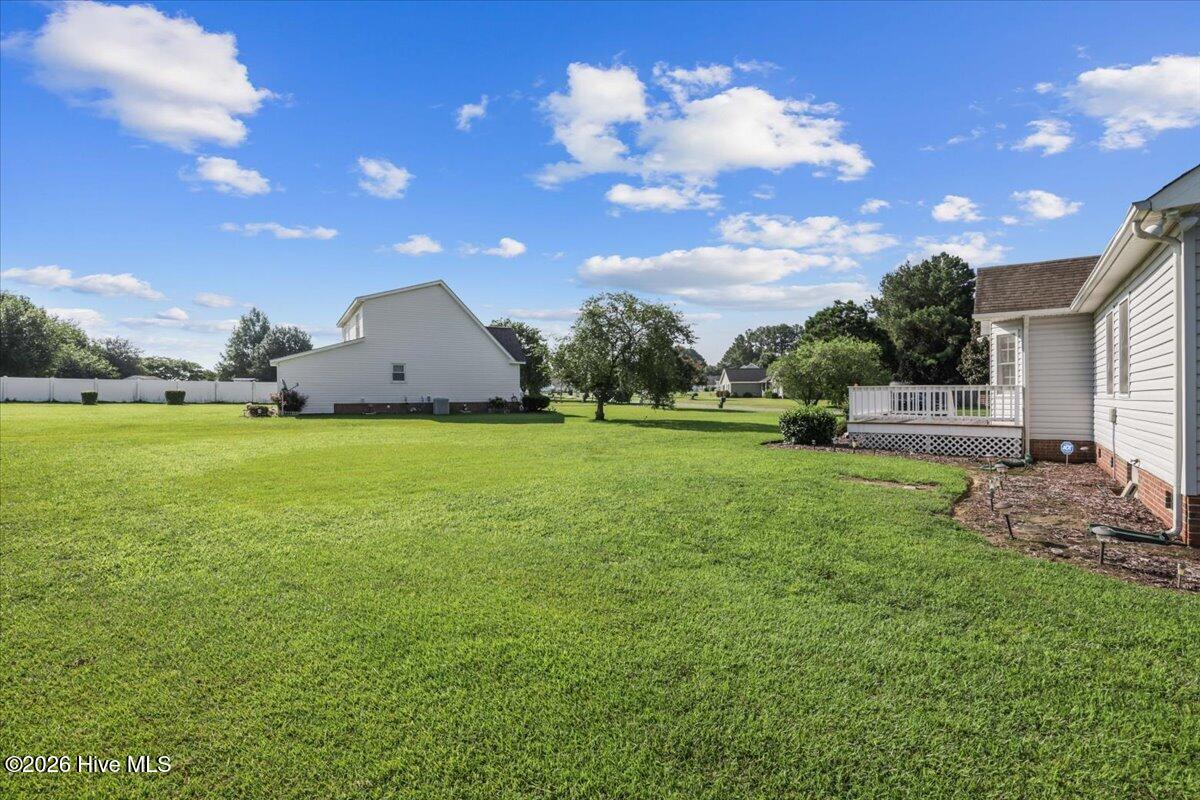 200 Woodcroft Drive Property Photo 11