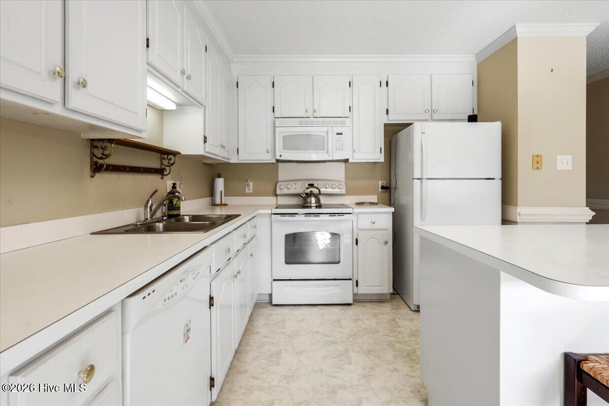 200 Woodcroft Drive Property Photo 27