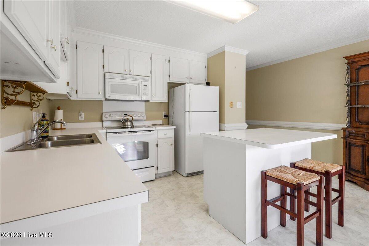 200 Woodcroft Drive Property Photo 28