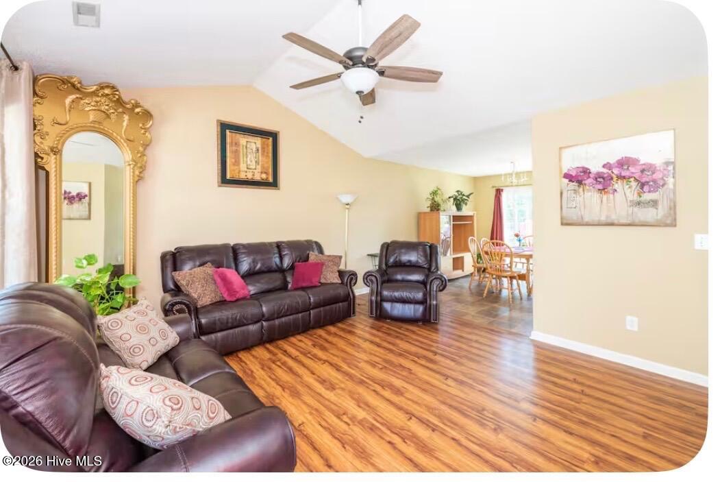 2402 Bloomsbury Court Property Photo 4