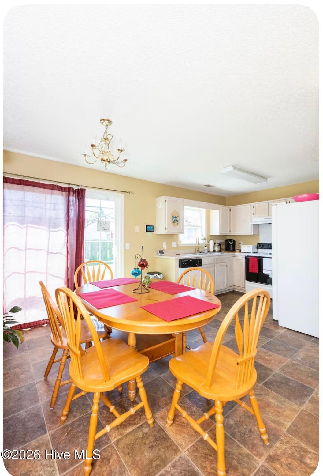2402 Bloomsbury Court Property Photo 9