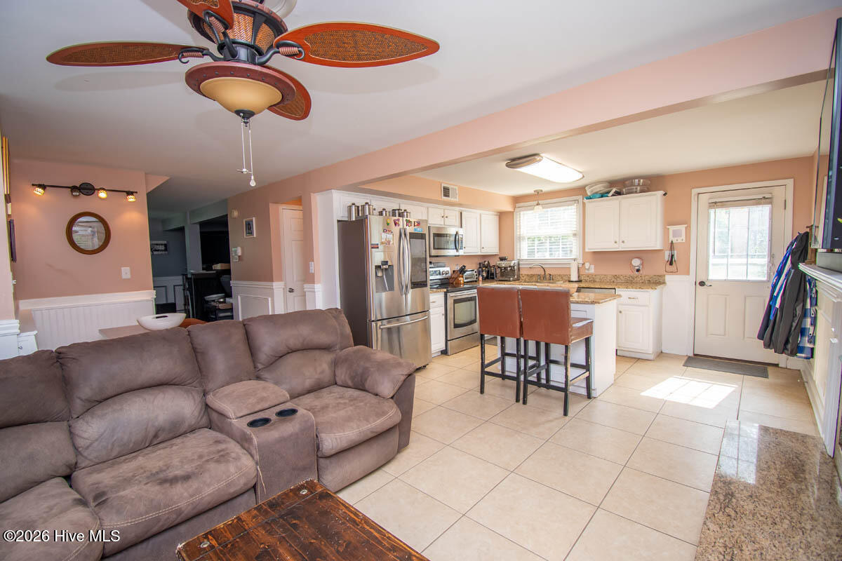 310 Holly Lane Property Photo 11