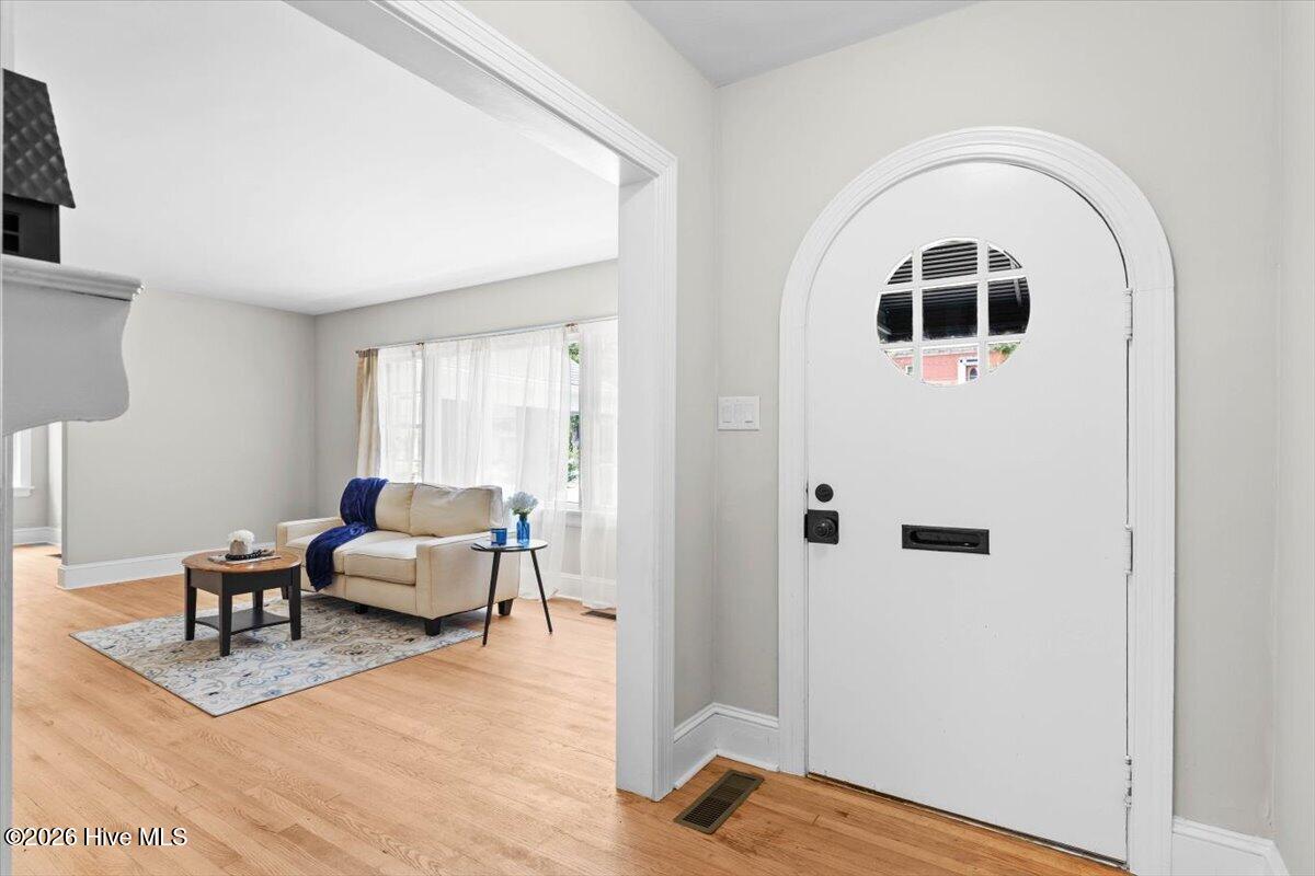335 Pennsylvania Avenue Property Photo 6
