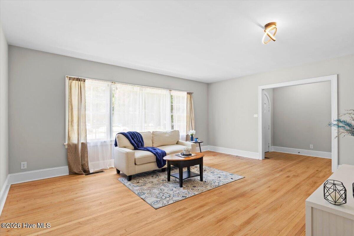 335 Pennsylvania Avenue Property Photo 10