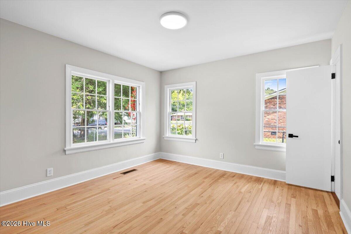 335 Pennsylvania Avenue Property Photo 22
