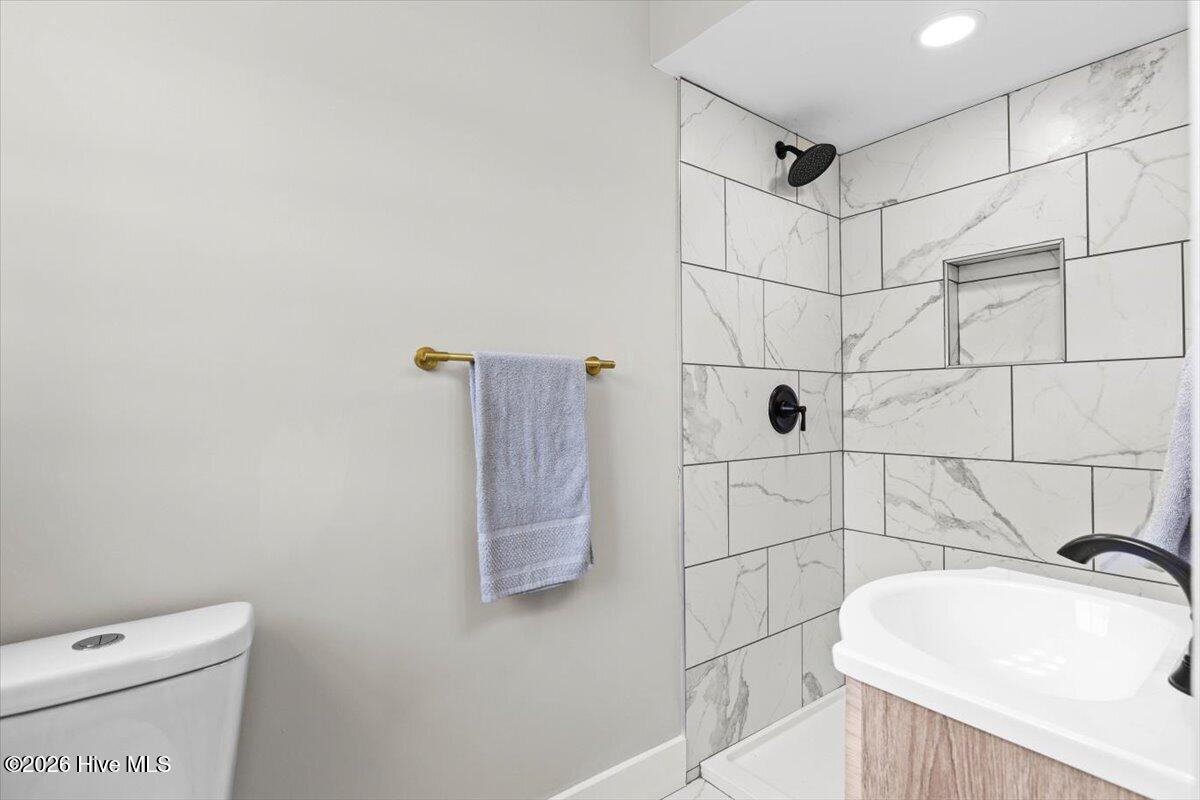335 Pennsylvania Avenue Property Photo 25