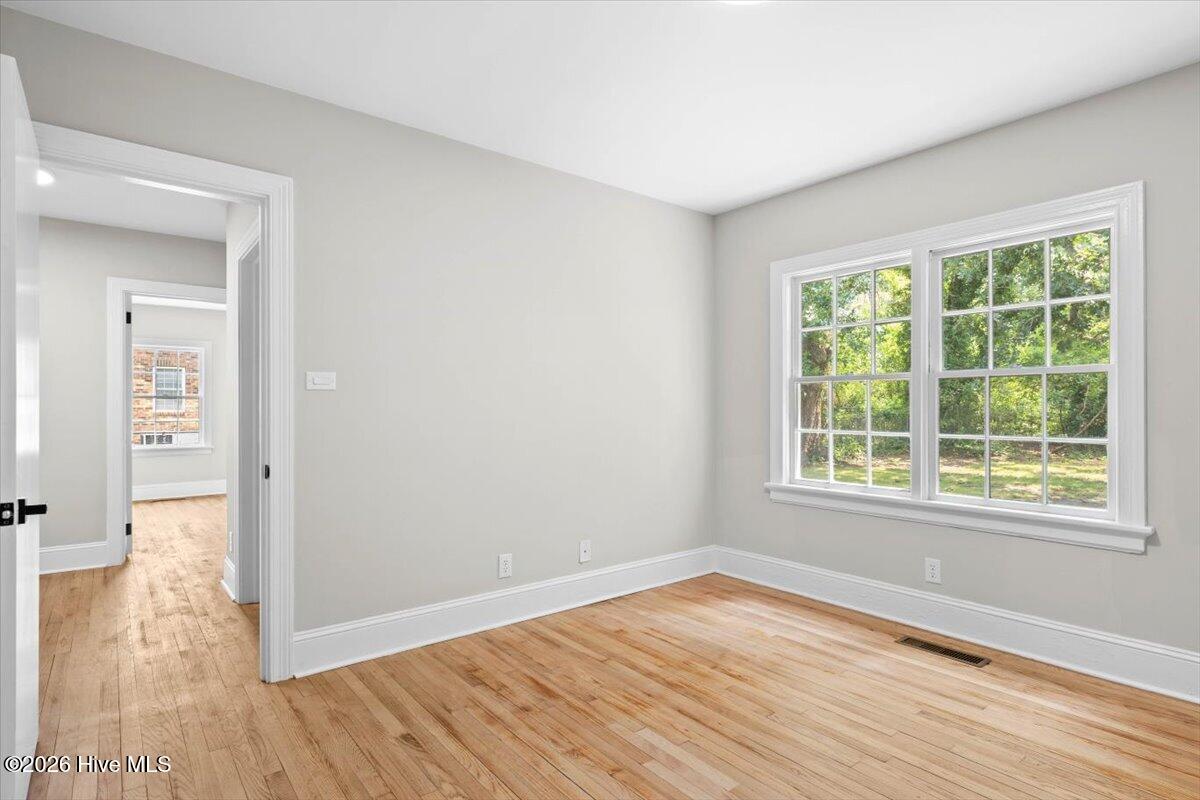 335 Pennsylvania Avenue Property Photo 32
