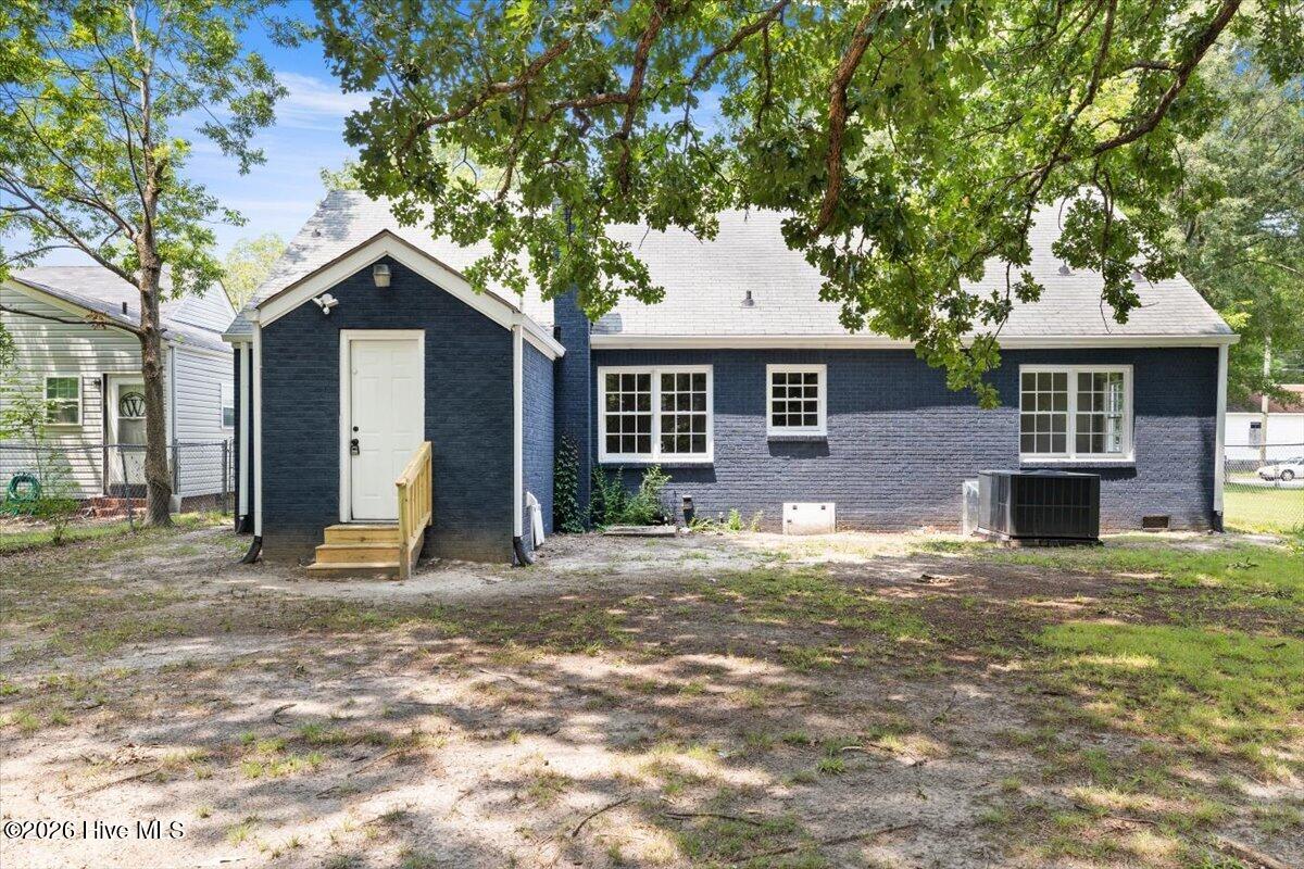335 Pennsylvania Avenue Property Photo 37