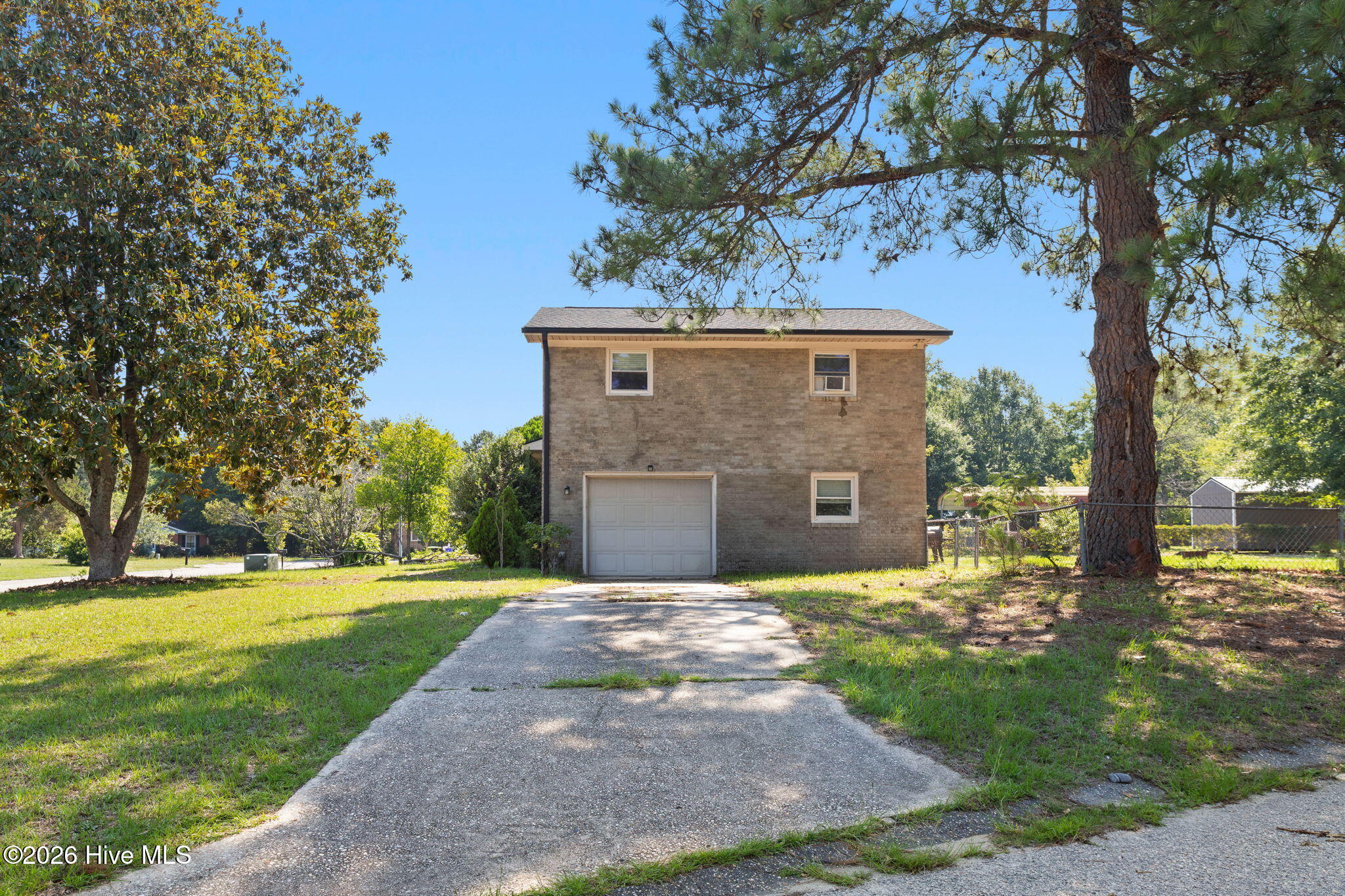 609 Francis Court Property Photo 4