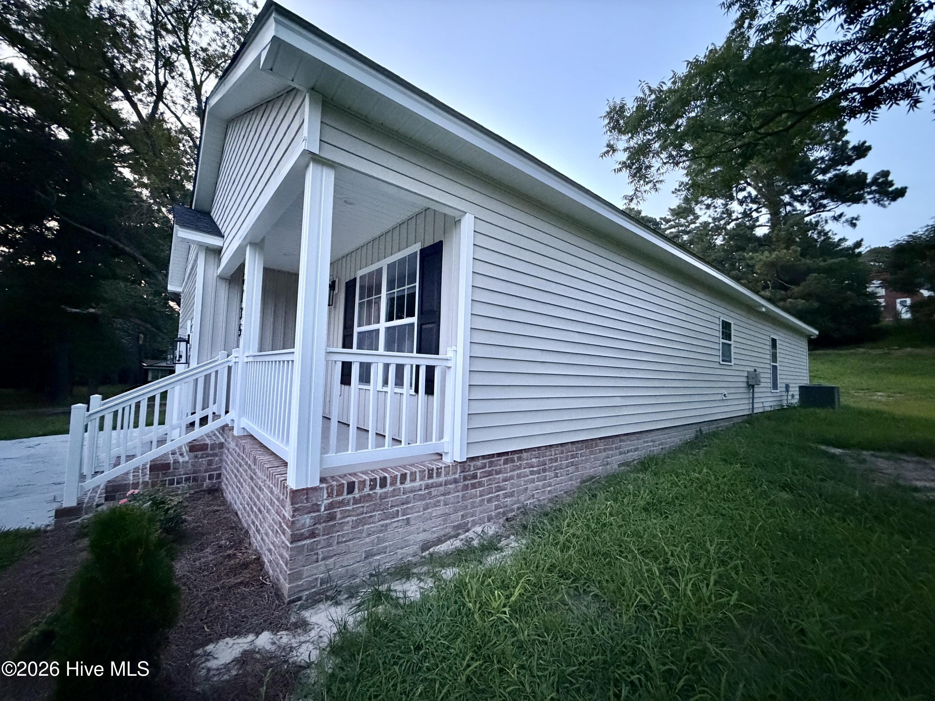 6735 Hill Street Property Photo 4