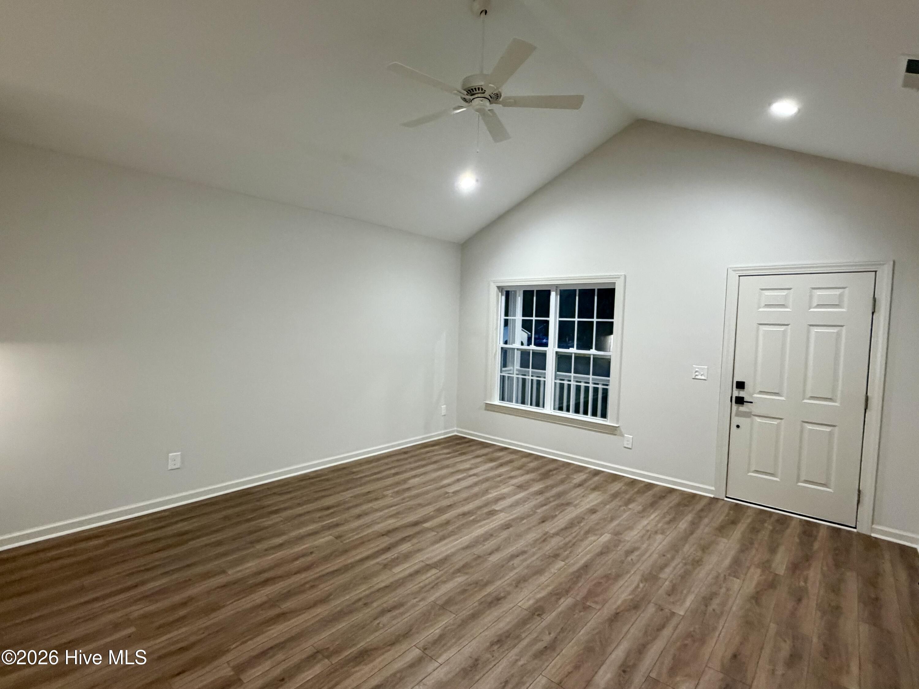 6735 Hill Street Property Photo 10