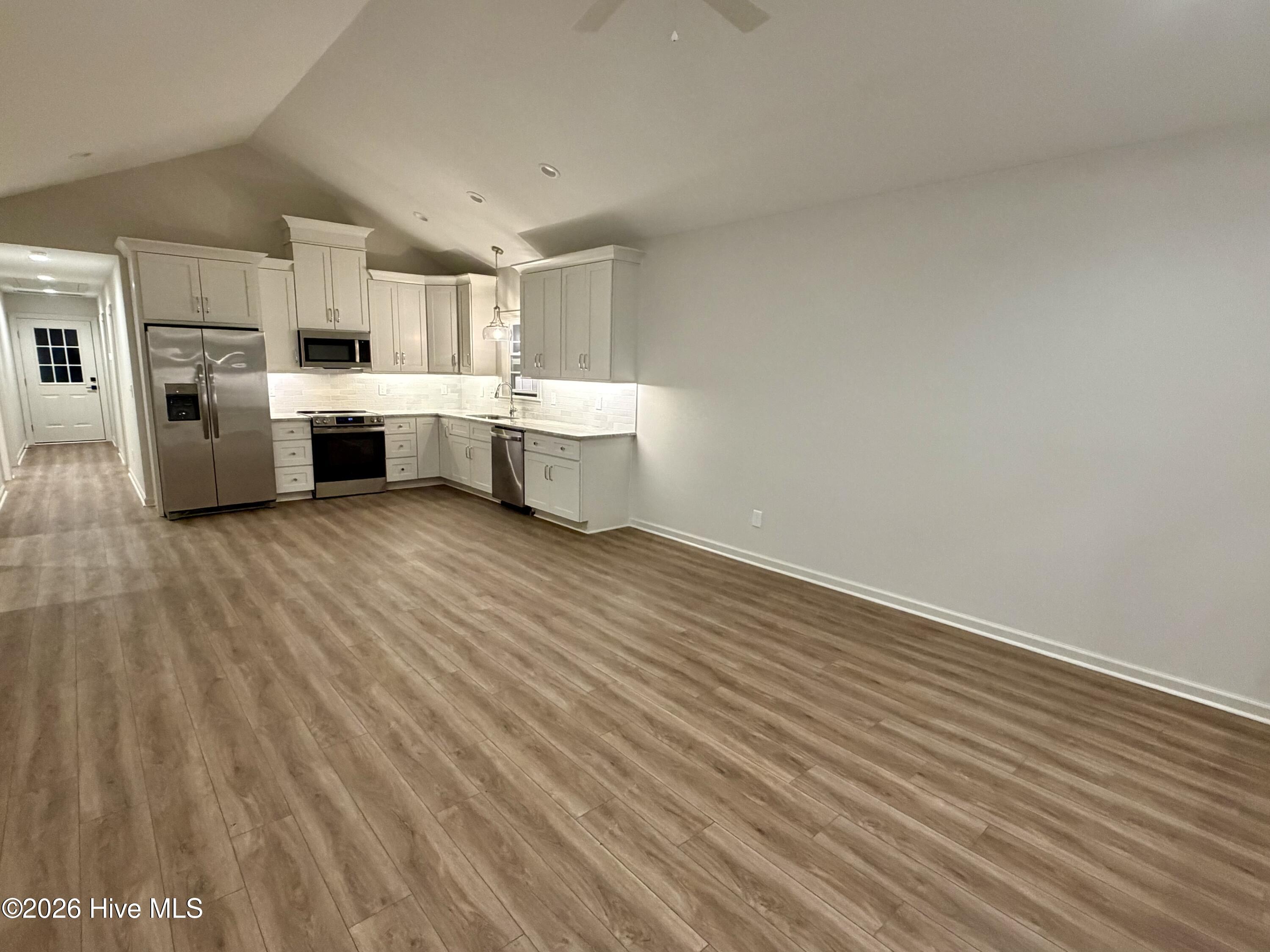 6735 Hill Street Property Photo 11